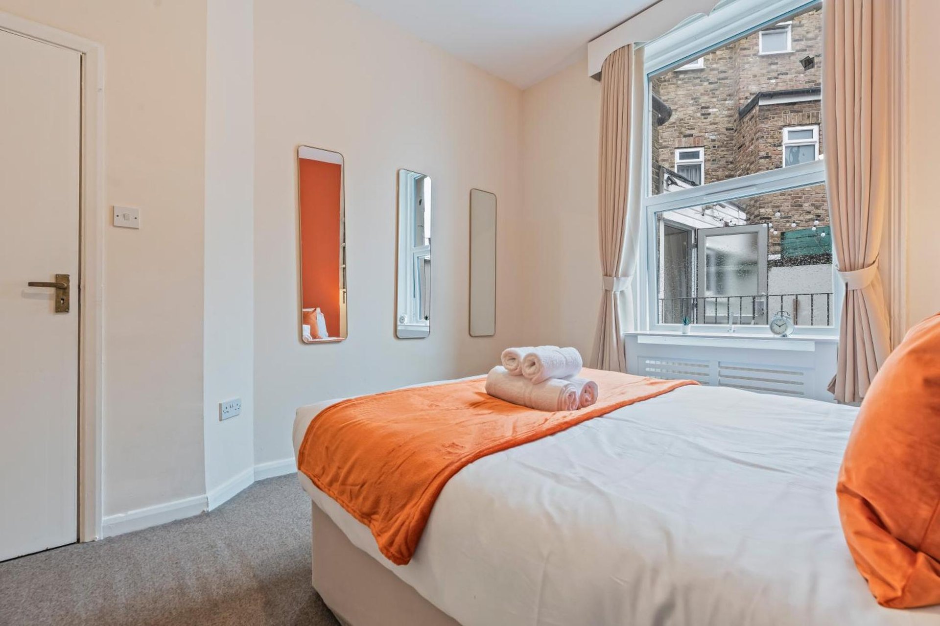 Stylish 3 Bed Fulham Sleeps 10, Stamford Bridge photo 1