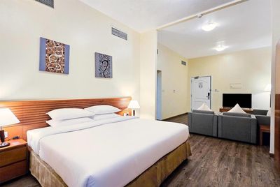 King Studio - Smoking