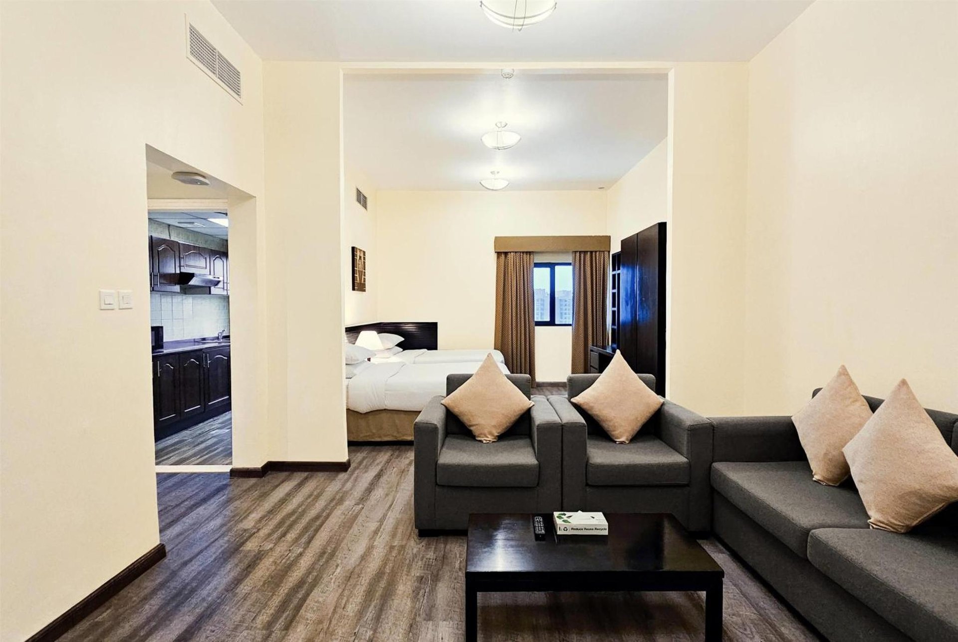 Ramada Hotel & Suites by Wyndham Ajman - Image 6