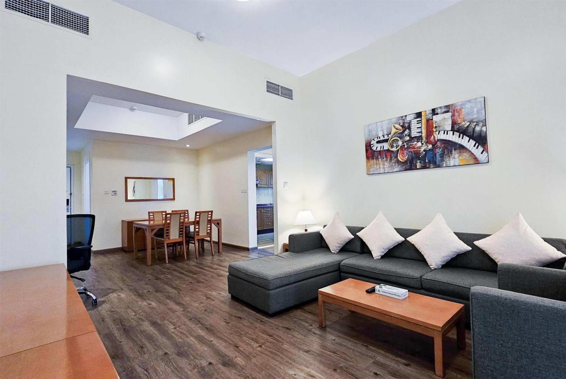 One-Bedroom King Suite - Smoking