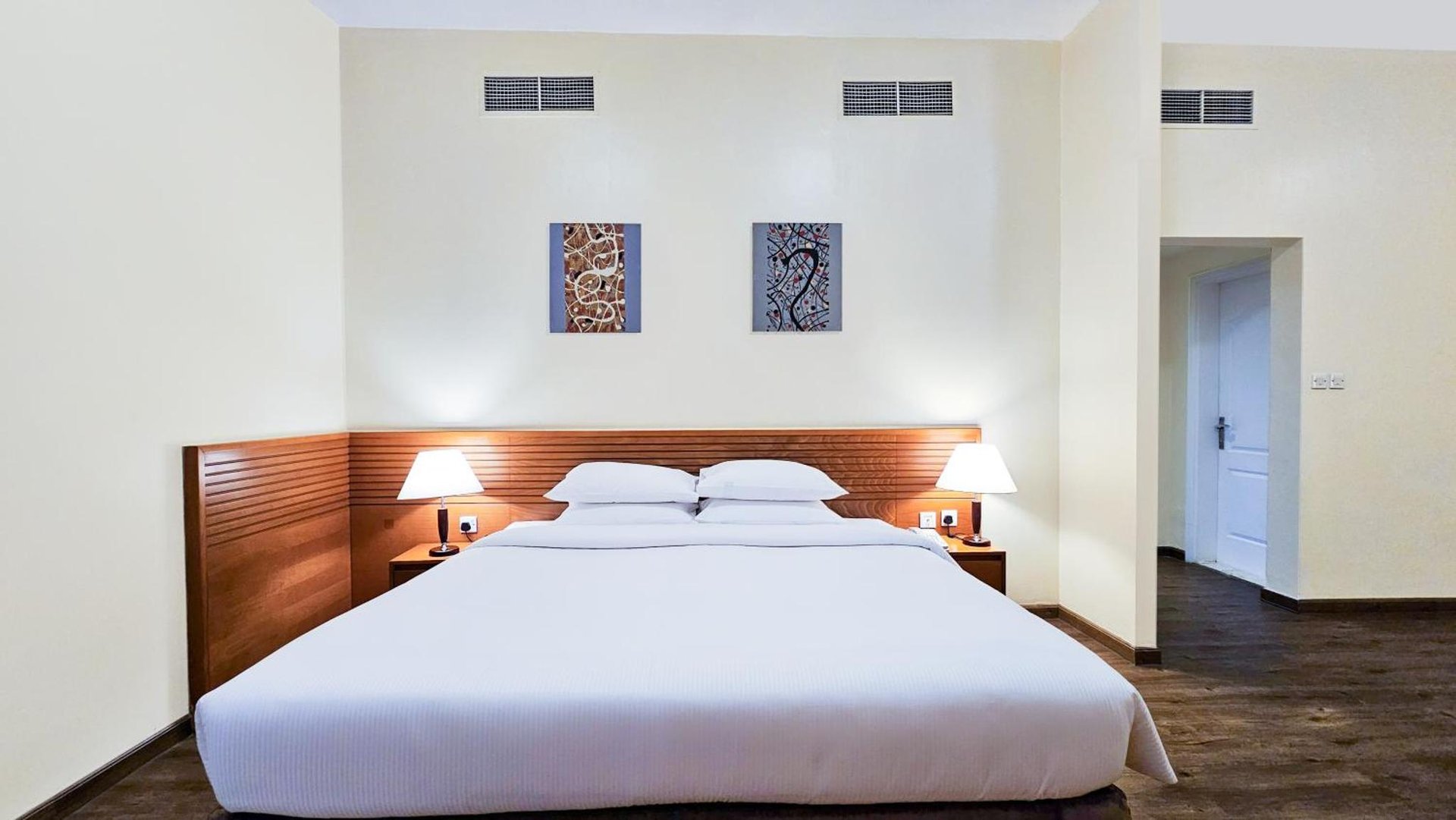 One-Bedroom King Suite - Smoking