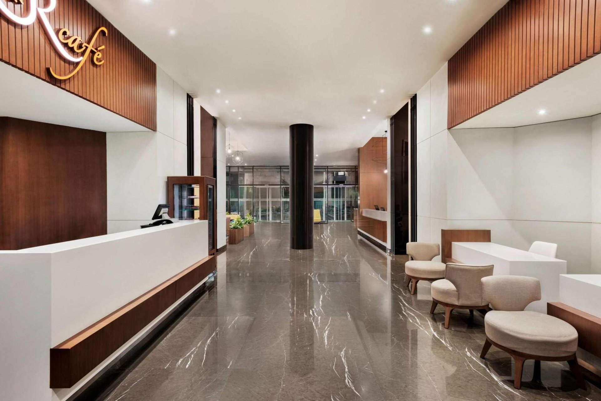 Wyndham Garden Ajman Corniche - Image 2