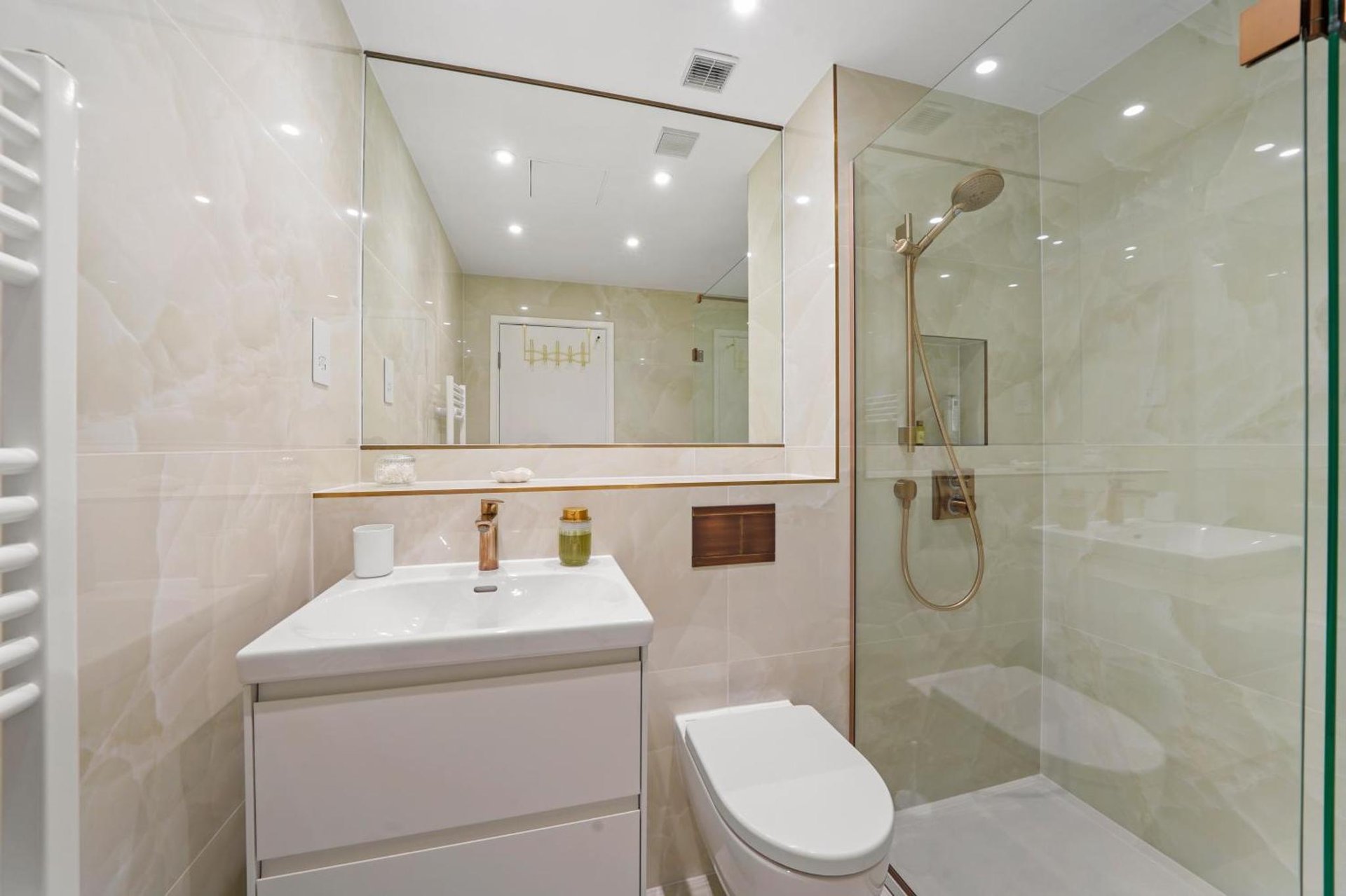 Flat 315, 33 Birtton Street photo 2