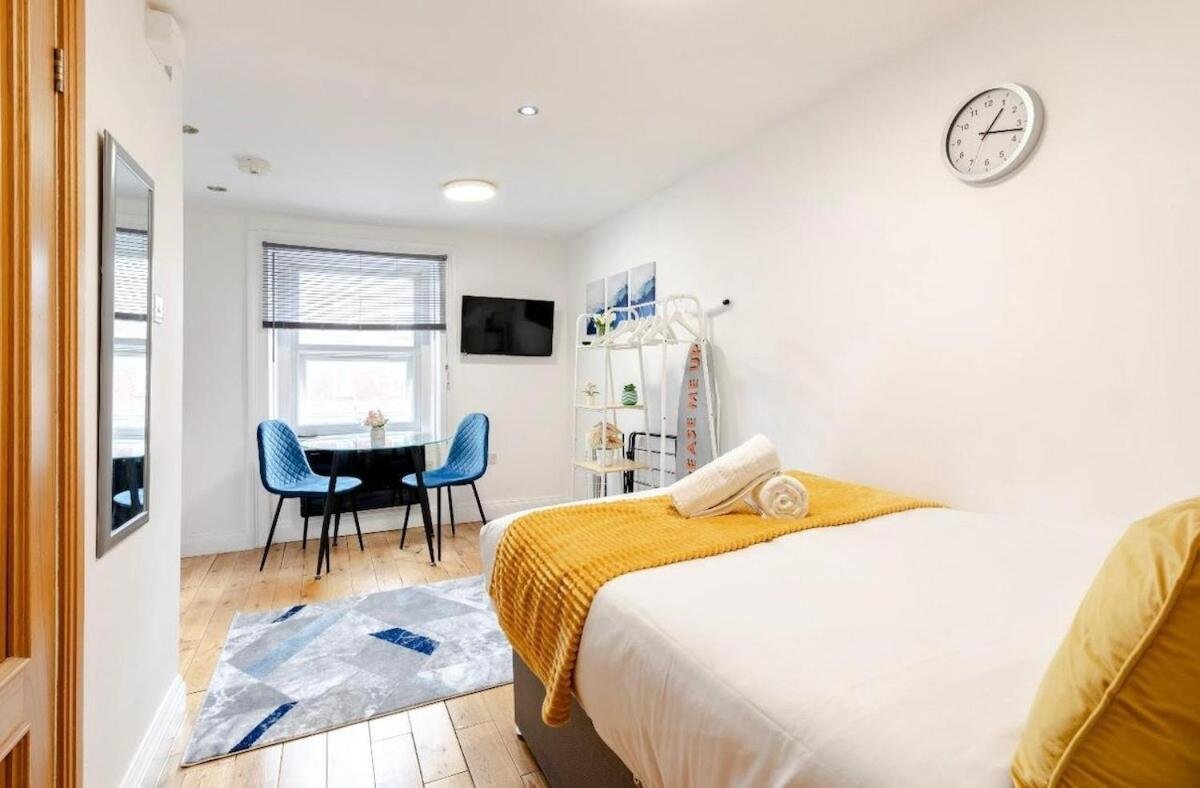 Hyde Park Budget Studios! photo 1