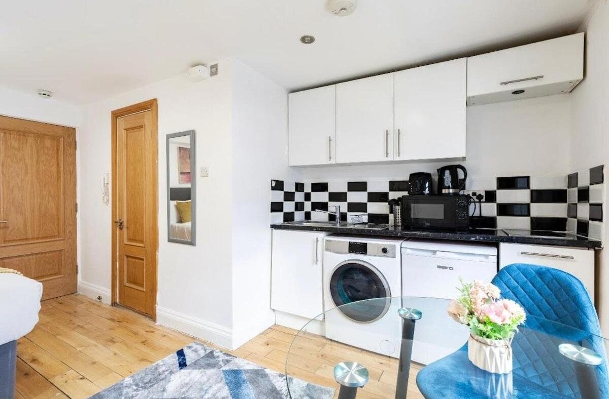 Hyde Park Budget Studios! — Paddington & Bayswater, London