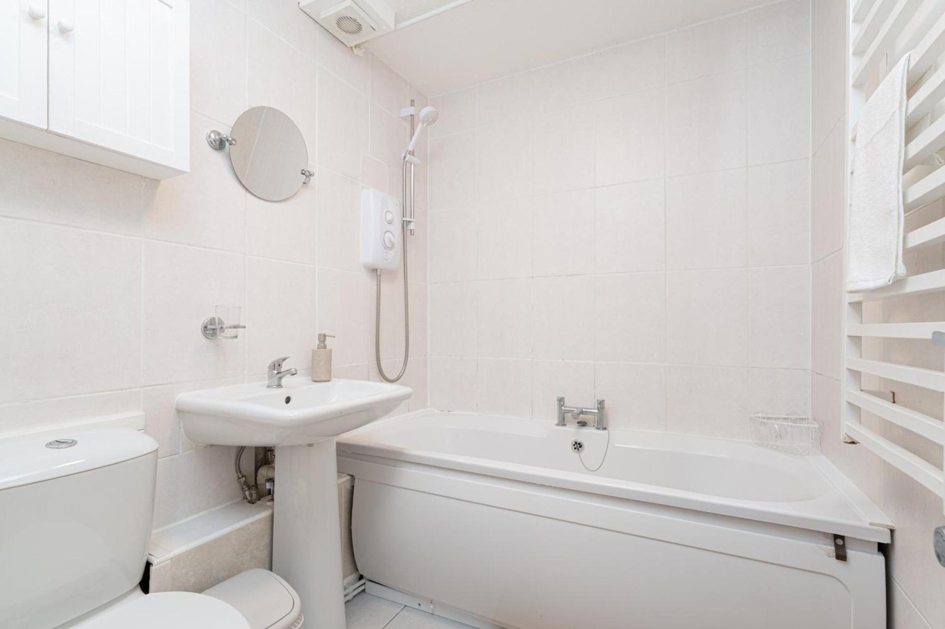 CanadaWater-2bedroom-1Bathroom-Free Parking photo 2
