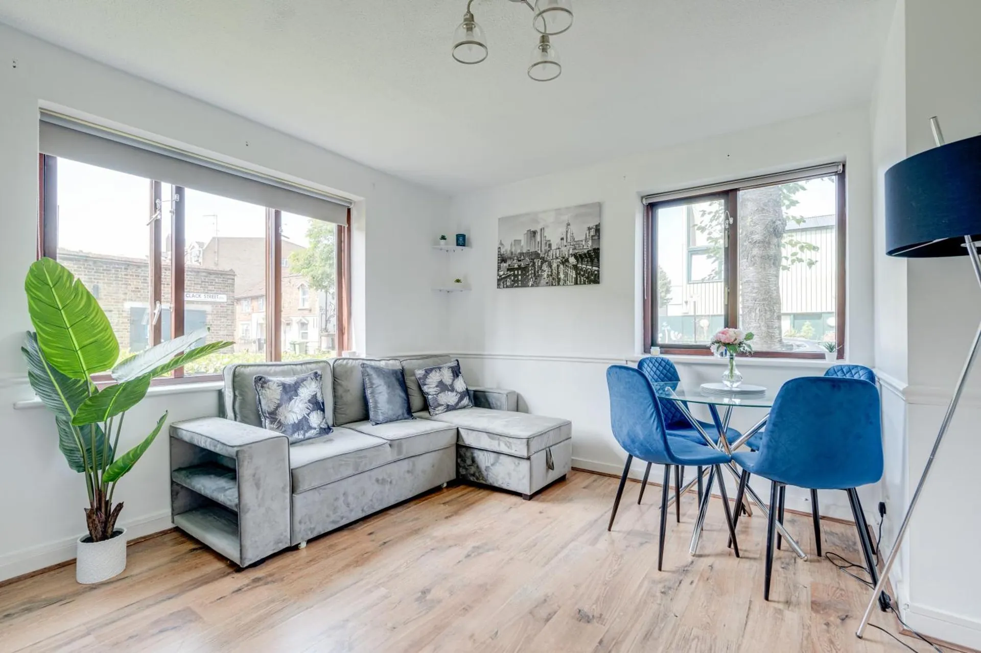 CanadaWater-2bedroom-1Bathroom-Free Parking