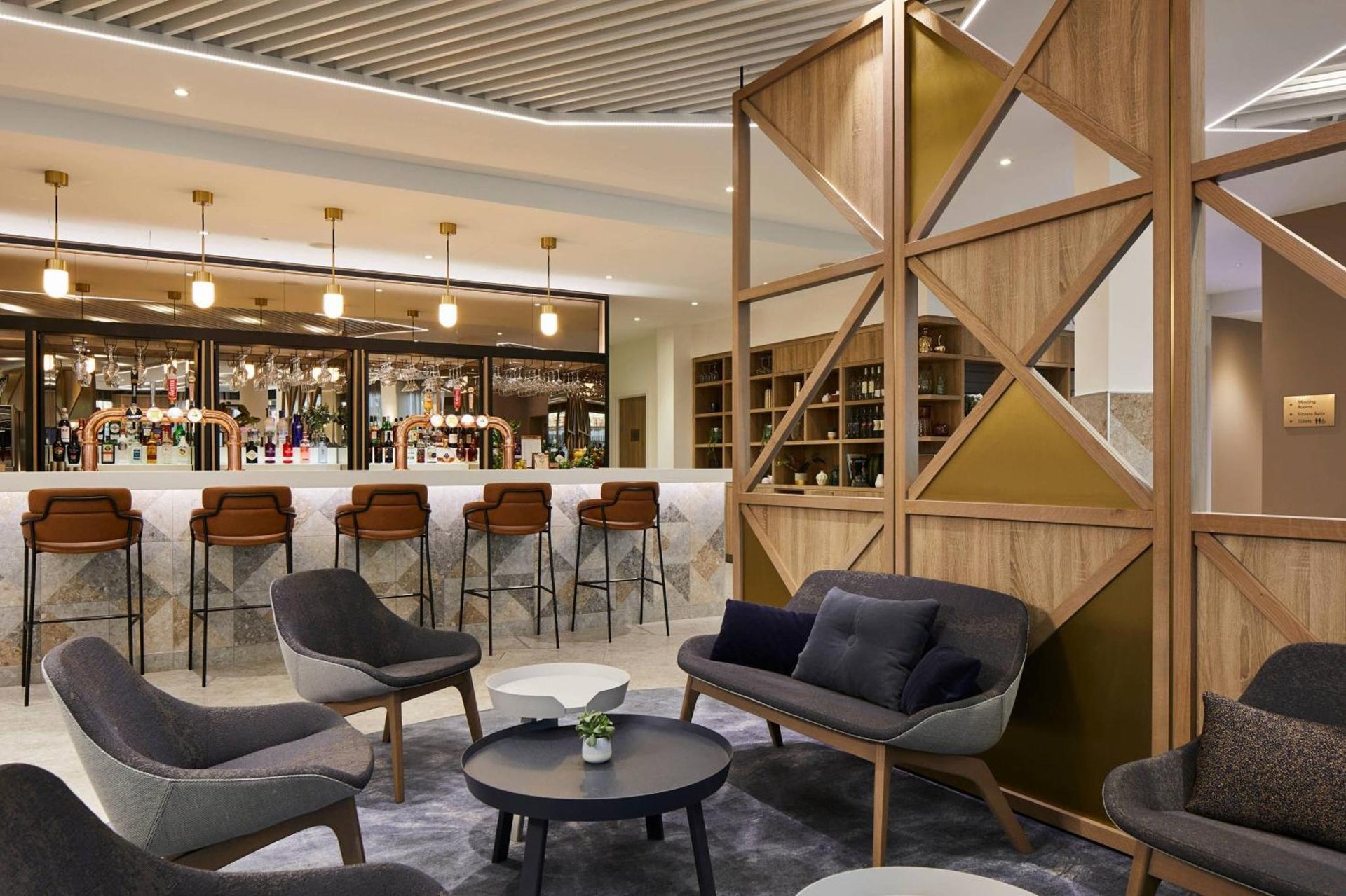 Courtyard by Marriott London City Airport photo 3