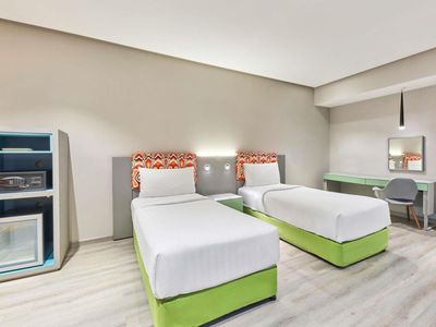 Standard Twin Room - City Side