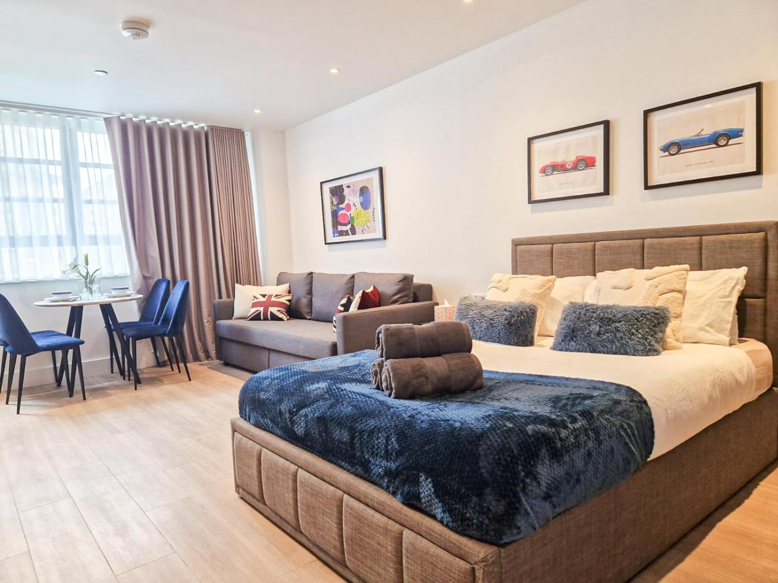 3-Bedroom with Balcony and Studio Apartments in St Johns Wood near Marylebone & Regents Park by NourNest Apartments photo 4