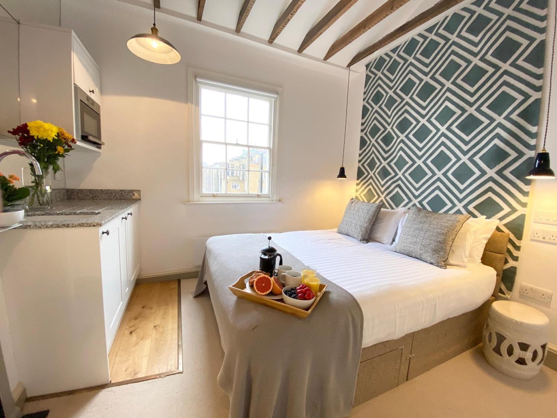 Stylish Studios in Pimlico & Victoria photo 3