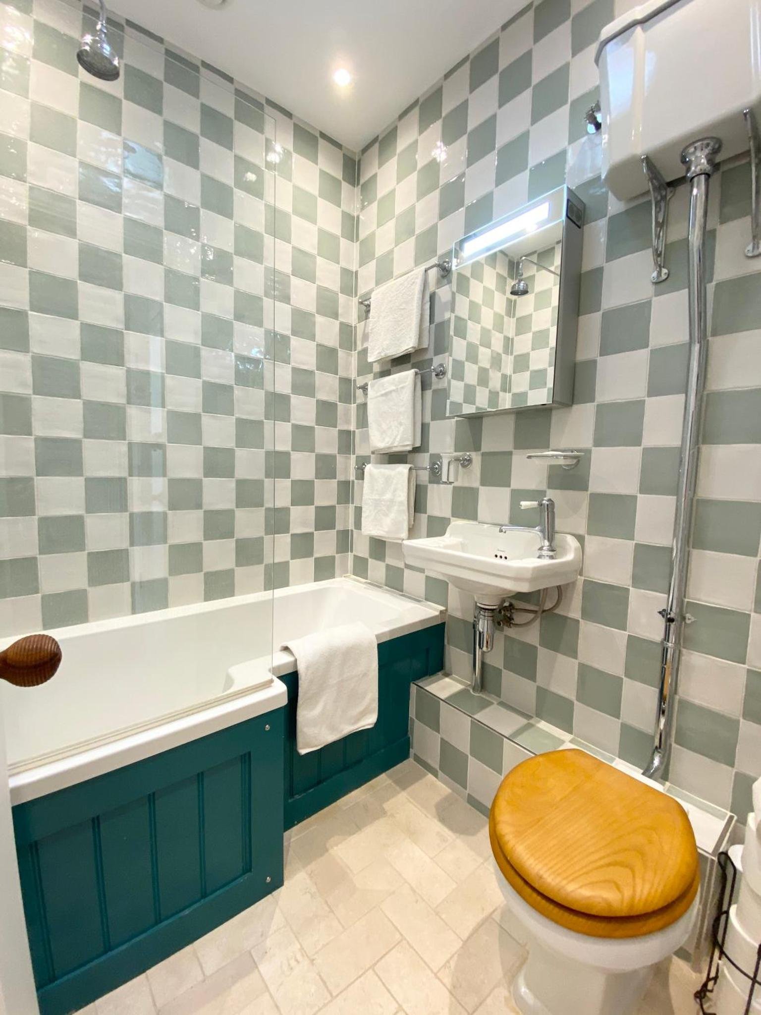 Stylish Studios in Pimlico & Victoria photo 2