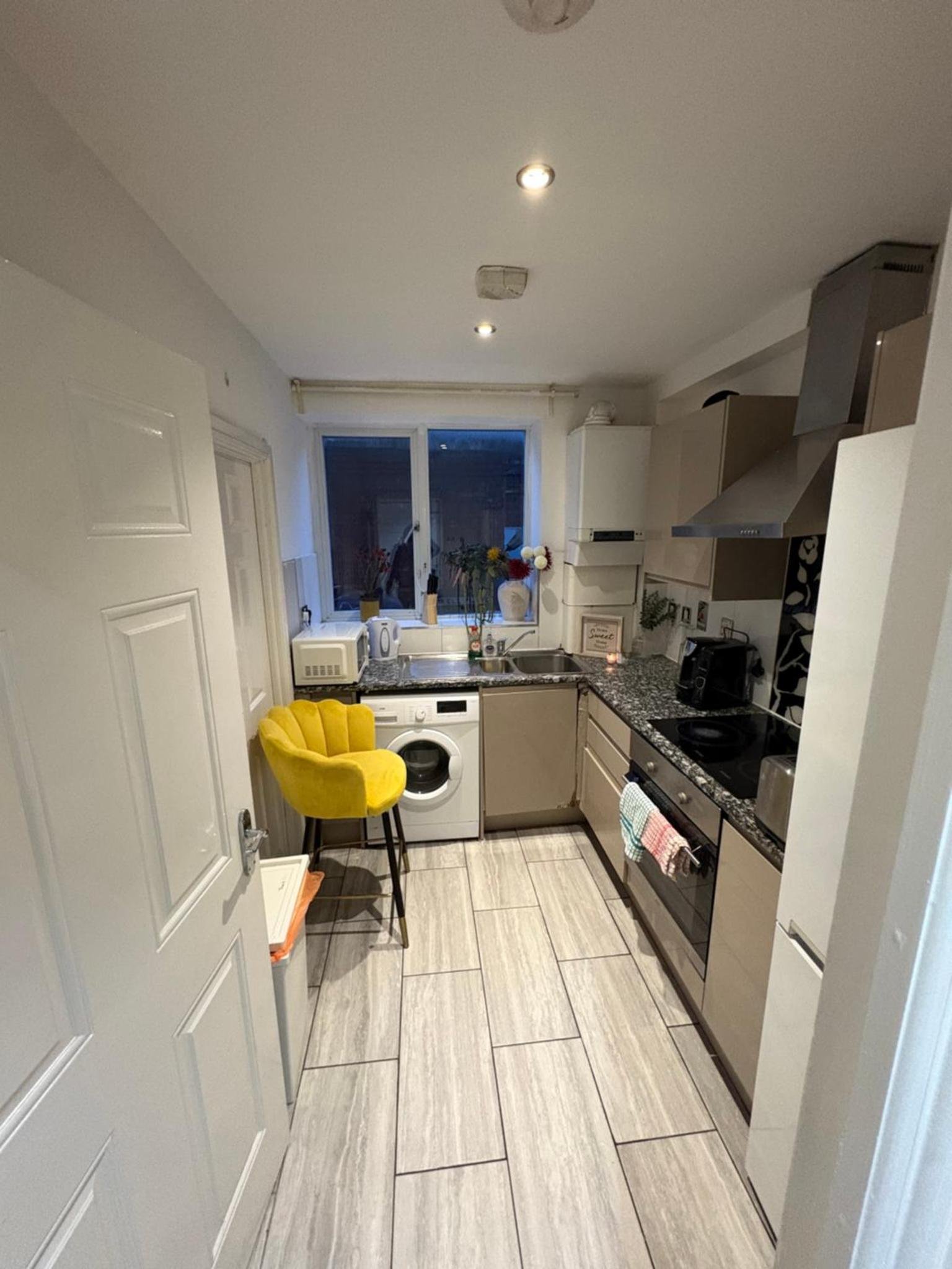 Tower Bridge Luxury Apartment with Balcony photo 3