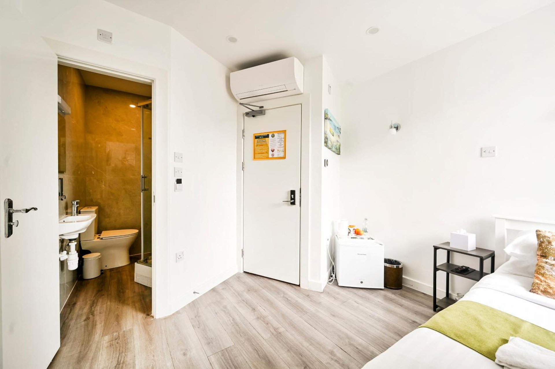 City London Hotel photo 2