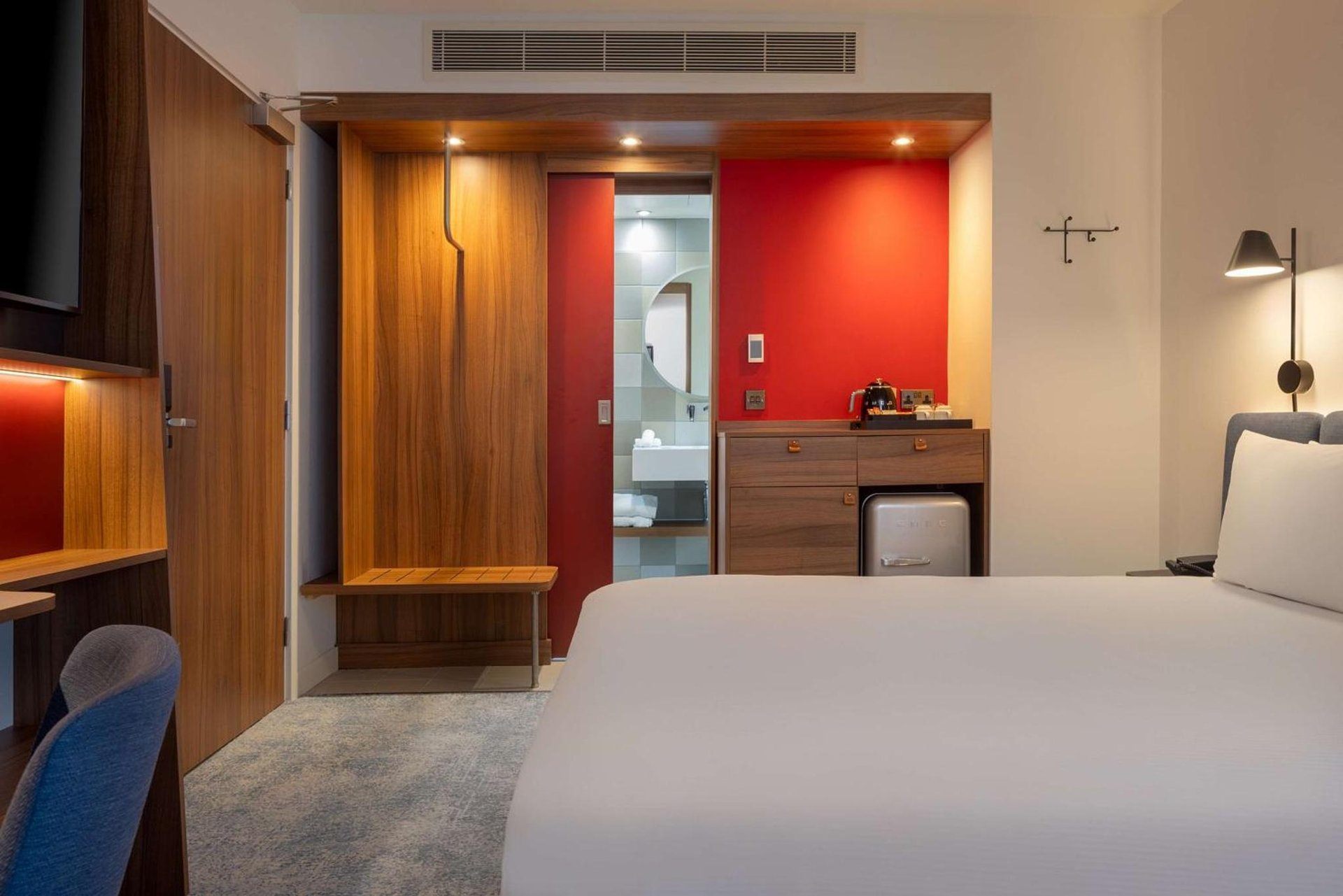 Hampton by Hilton London Waterloo photo 2