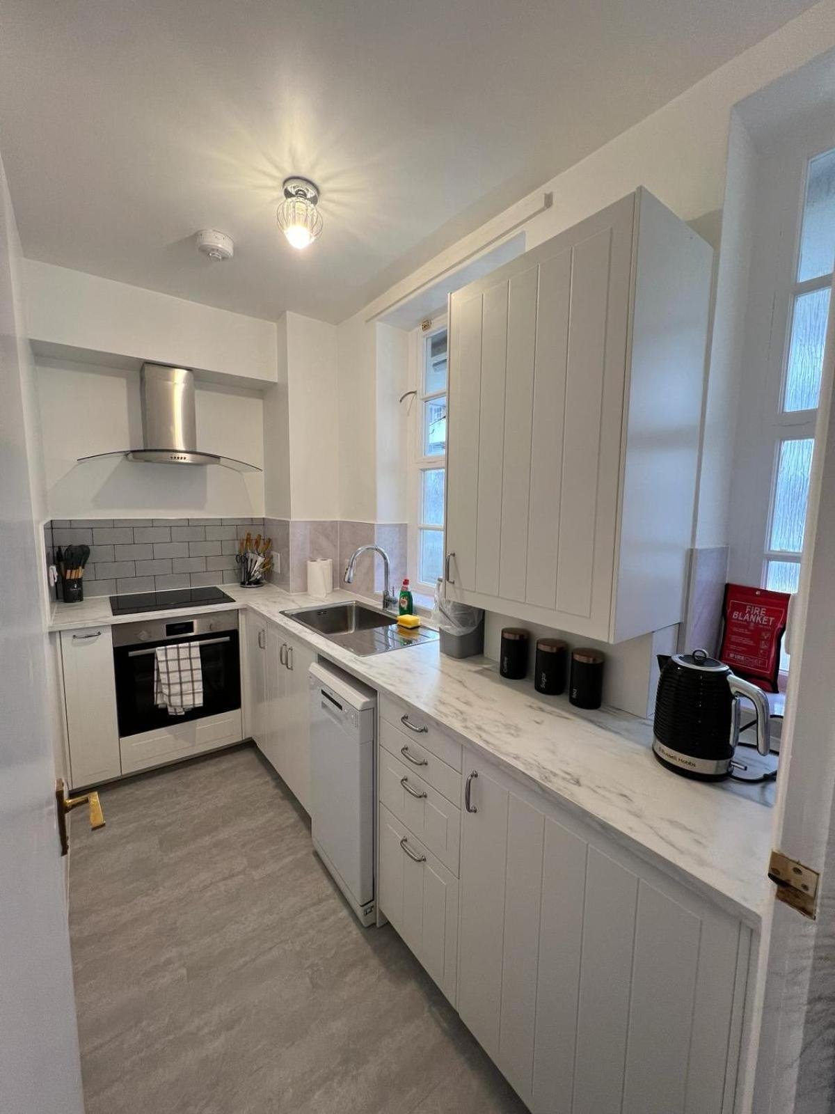 1 Bed Apartment - Centrally Located In The Heart of Westminster photo 4
