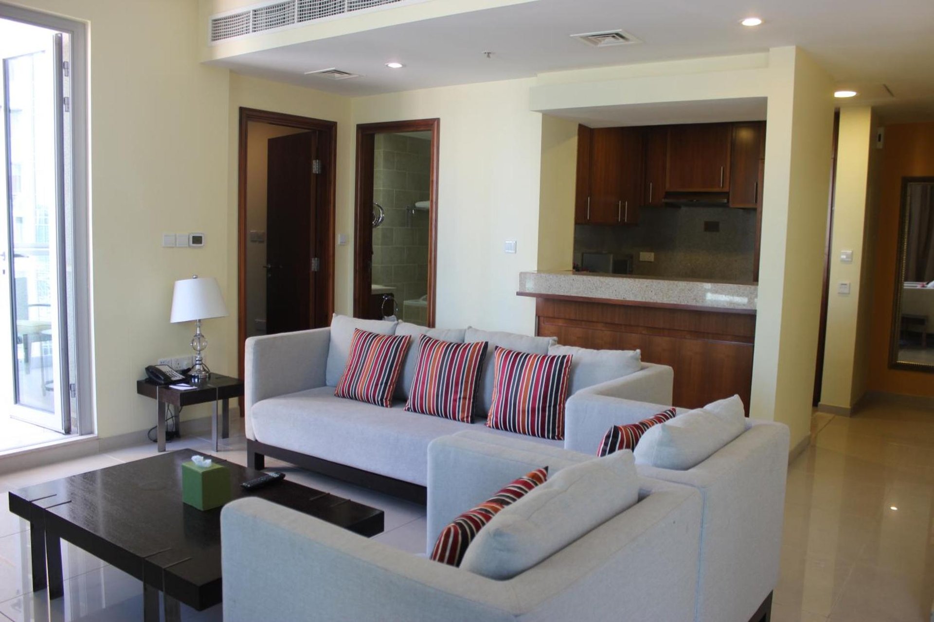 1 Bedroom, Balcony King, Fountain View, Smoking