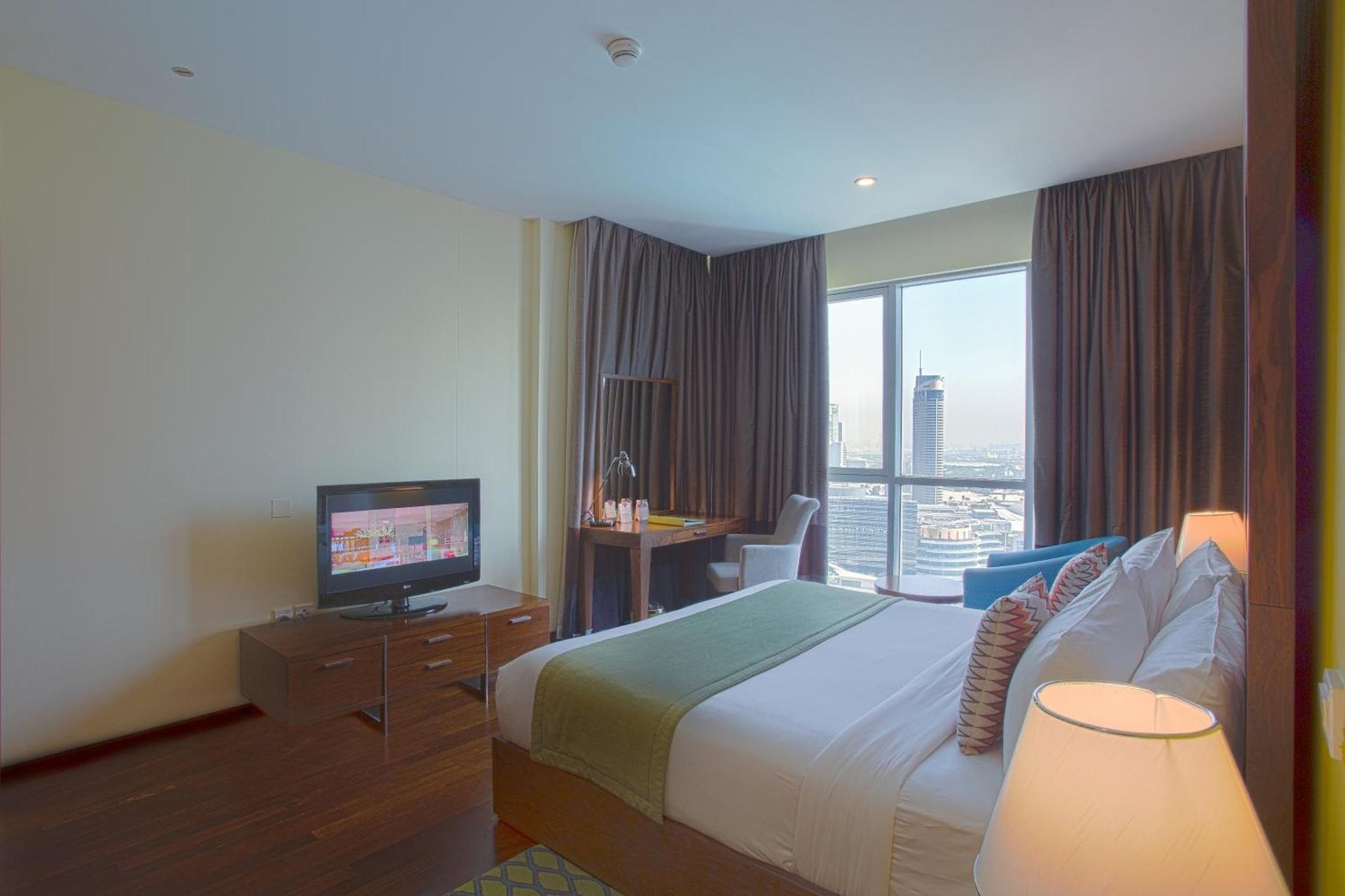 1 Bedroom, King, Burj Khalifa/Fountain View, Smoking