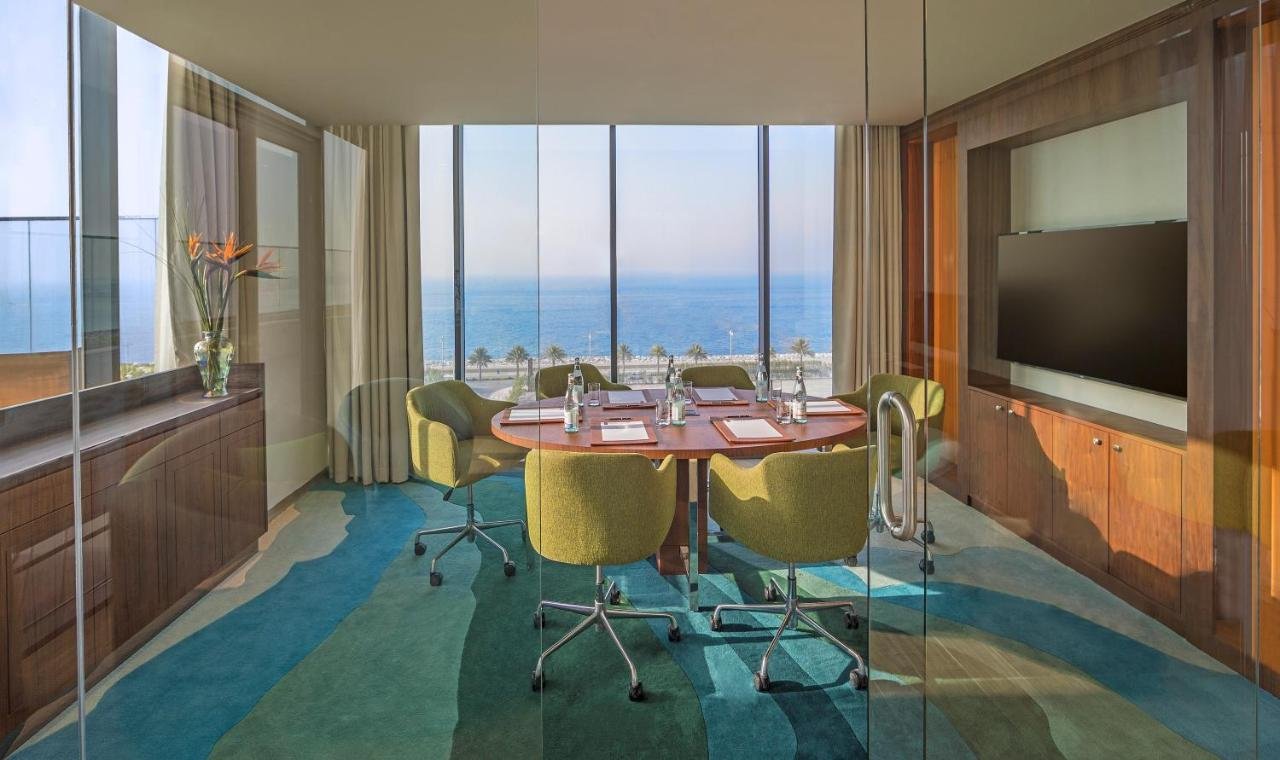 Premium One-Bedroom Suite with Balcony and Sea View - Club Lounge Access