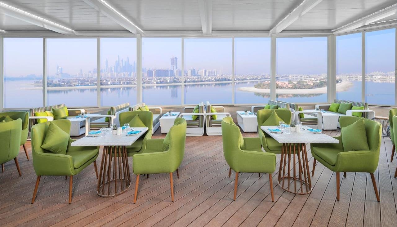 Premium One-Bedroom Suite with Balcony and Sea View - Club Lounge Access