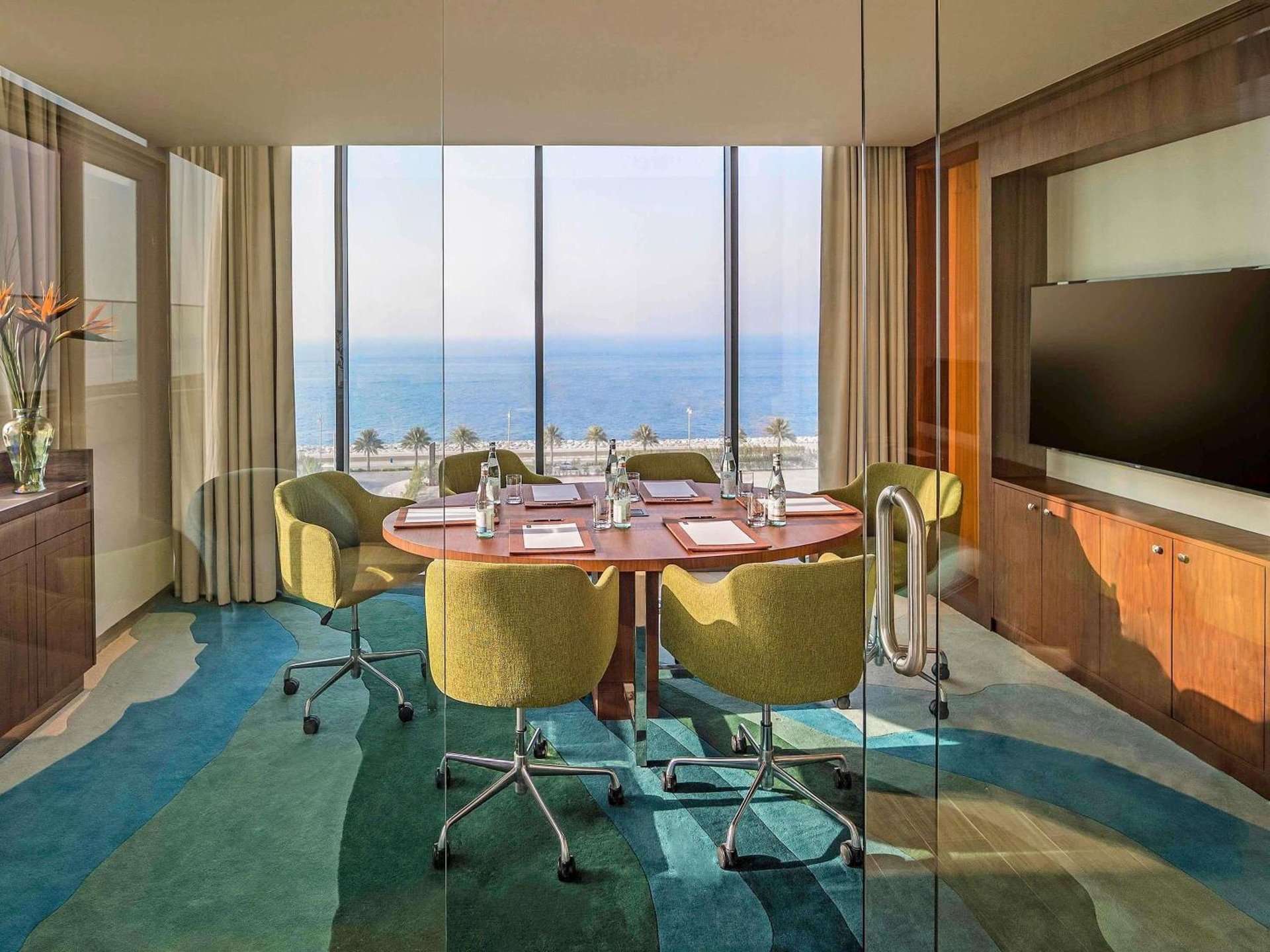 Premium One-Bedroom Suite with Balcony and Sea View - Club Lounge Access