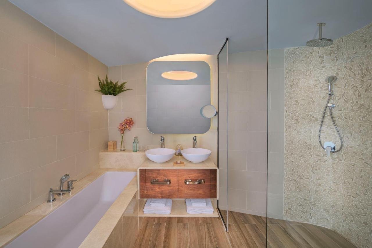 Deluxe Room with Balcony