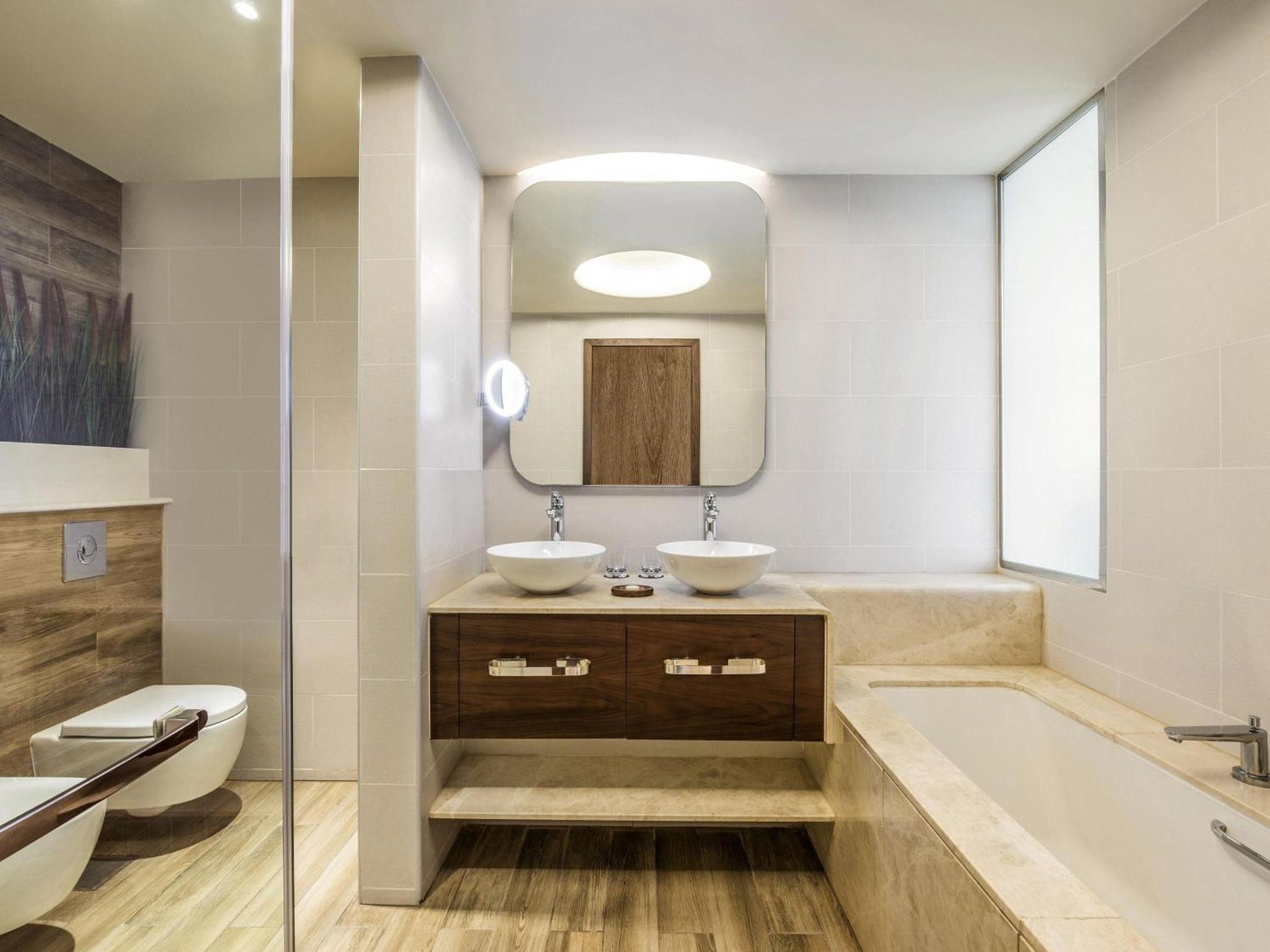 Premium One-Bedroom Suite with Balcony and Sea View - Club Lounge Access