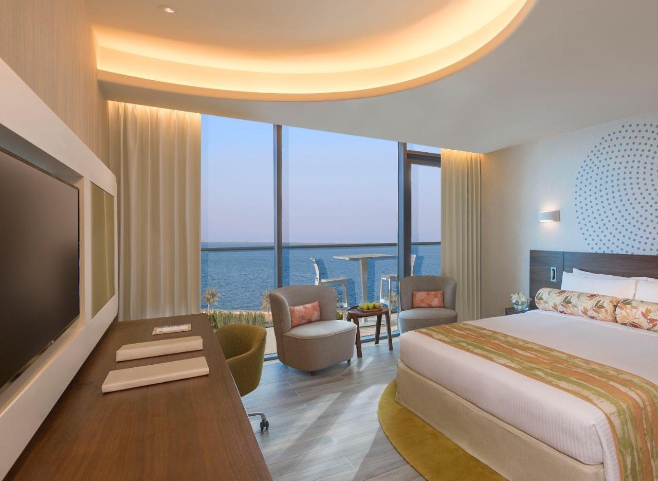 Deluxe Room with Balcony and Sea View
