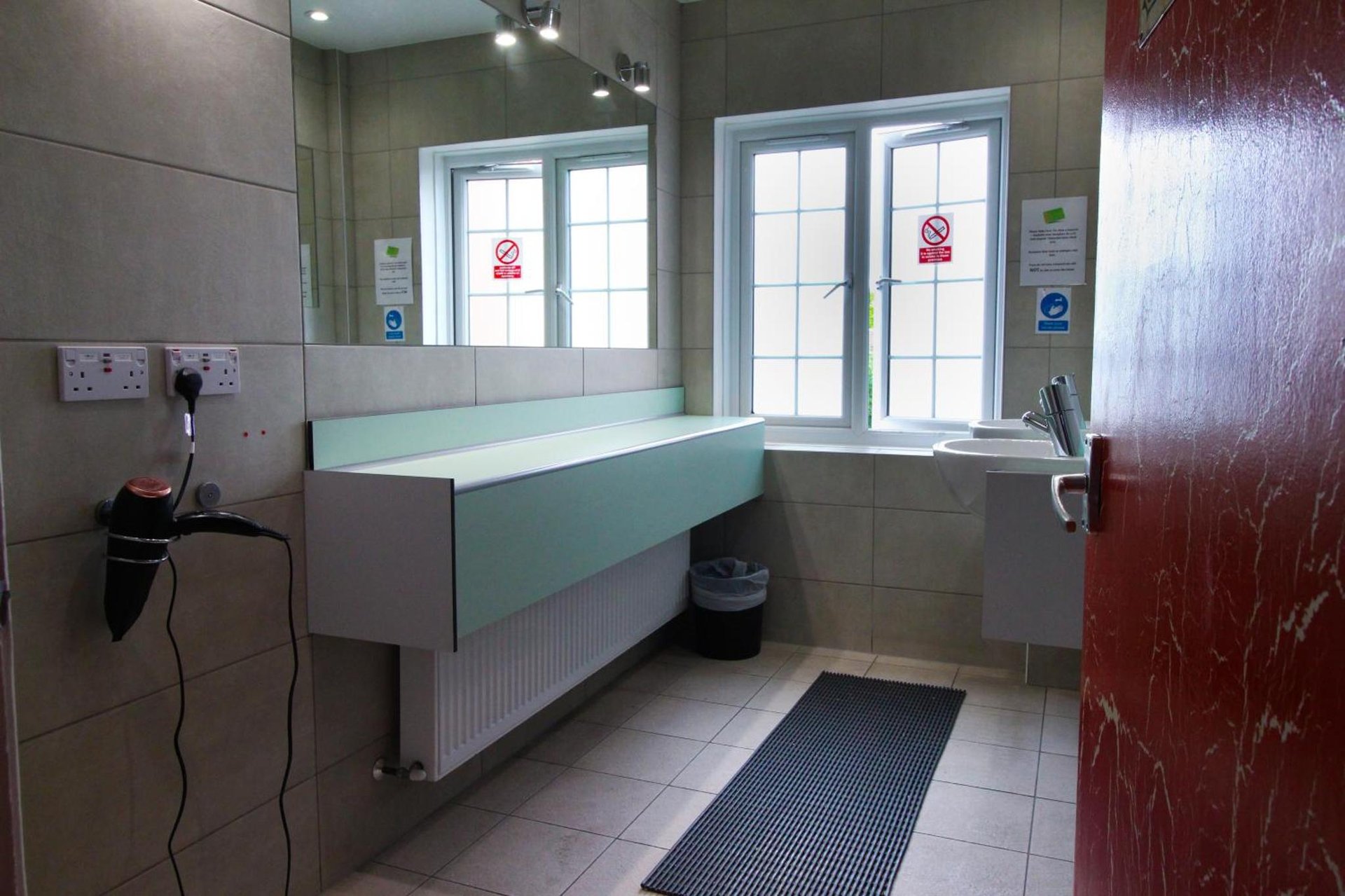London Backpackers Youth Hostel 18 - 35 Years Old Only photo 2