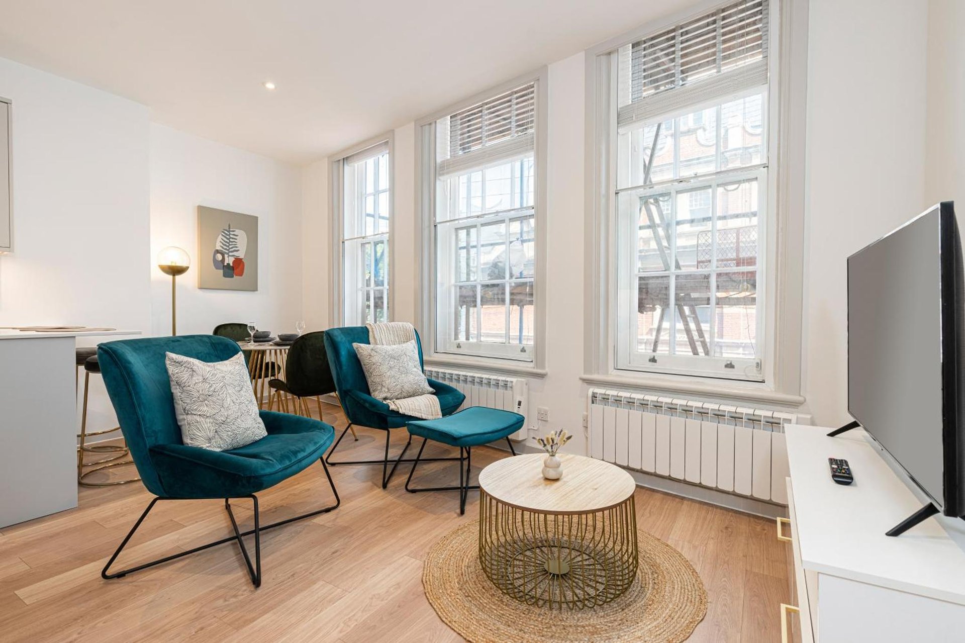 Stylish 1 bed flats in Soho, next to Piccadilly Circus and Trafalgar Square photo 1