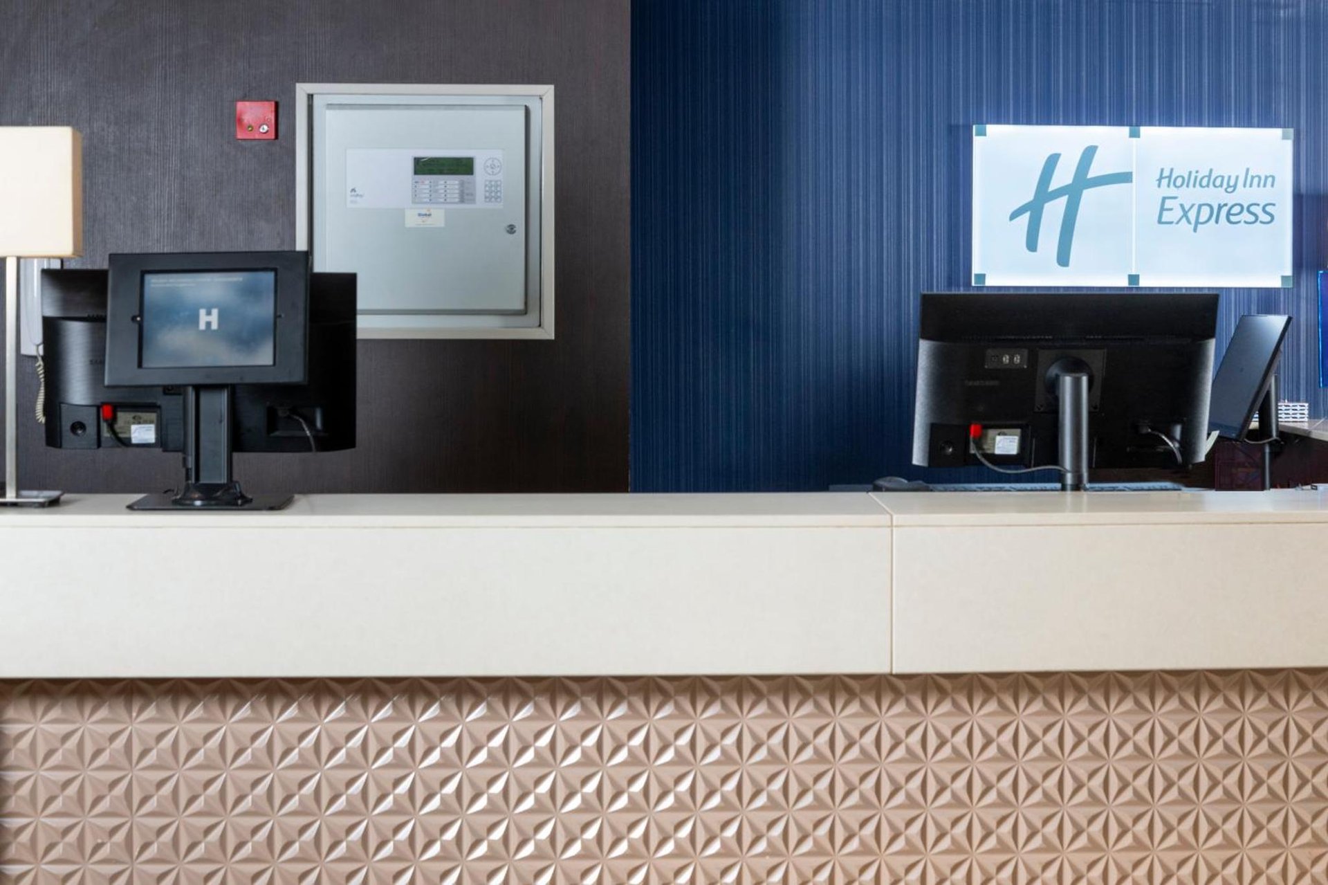 Holiday Inn Express London - Wandsworth by IHG photo 3