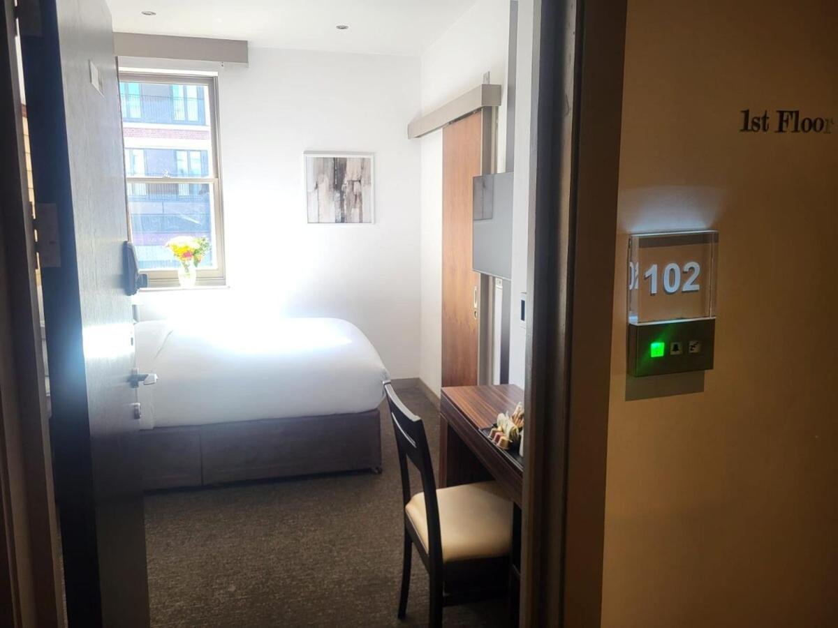 Central Boutique Room 302 photo 4