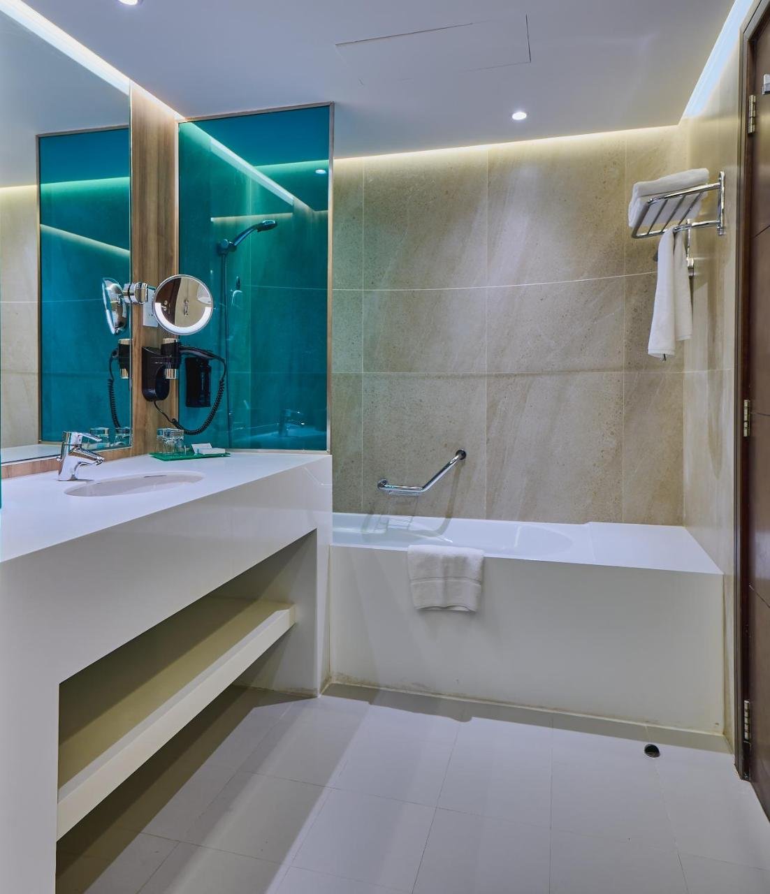 Photo of Two-Bedroom Suite with Balcony and City View #11