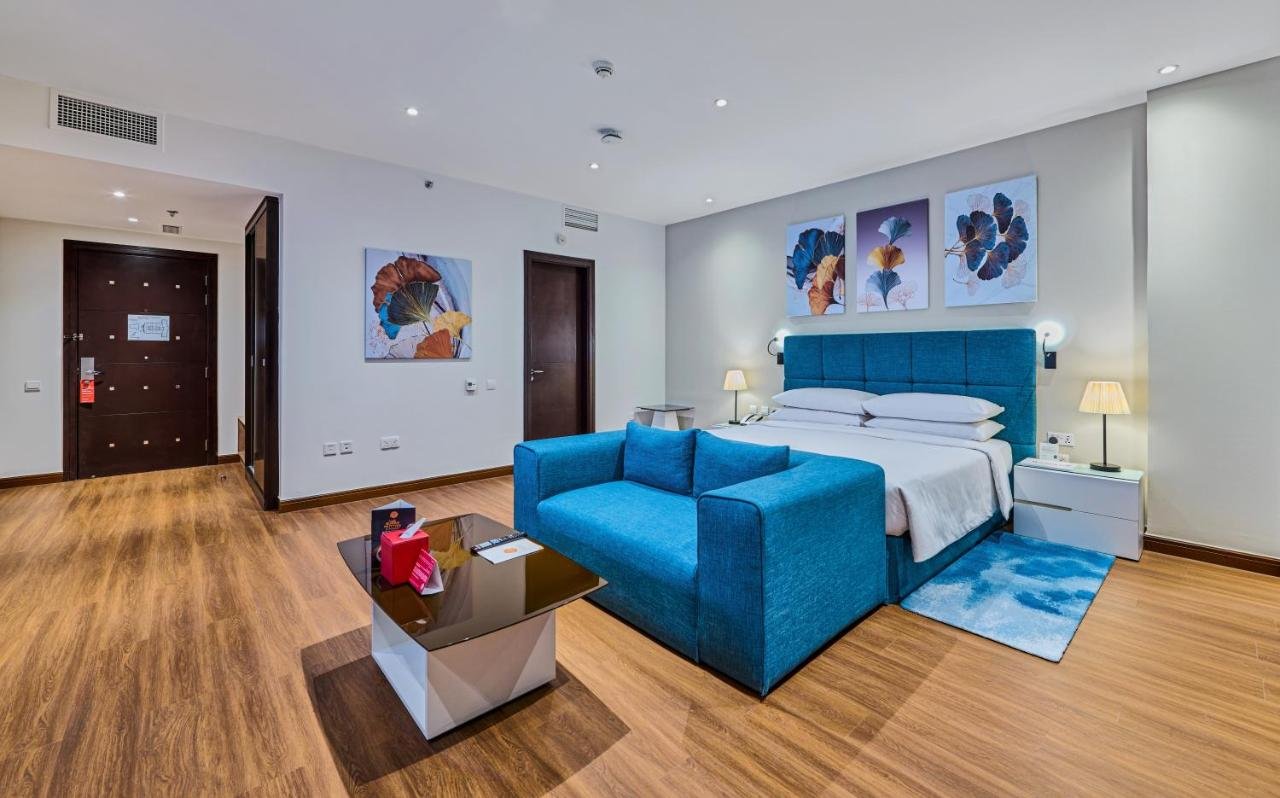 Deluxe King Room with City View