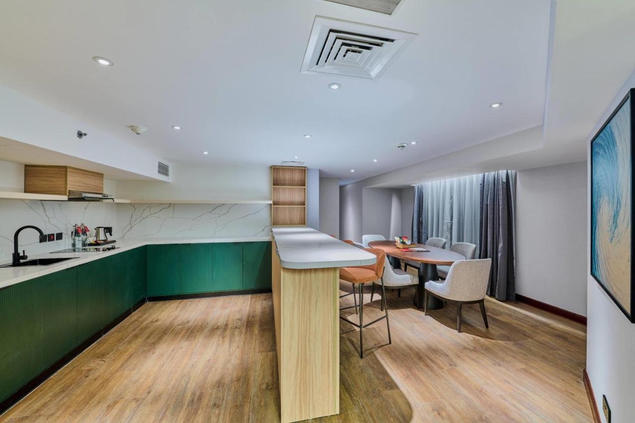 Photo of One-Bedroom Penthouse King Suite with City View #5
