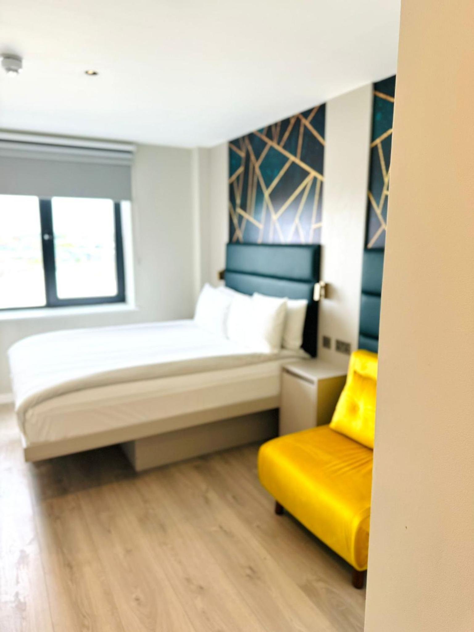 Victoria Studios — Victoria & Pimlico, London