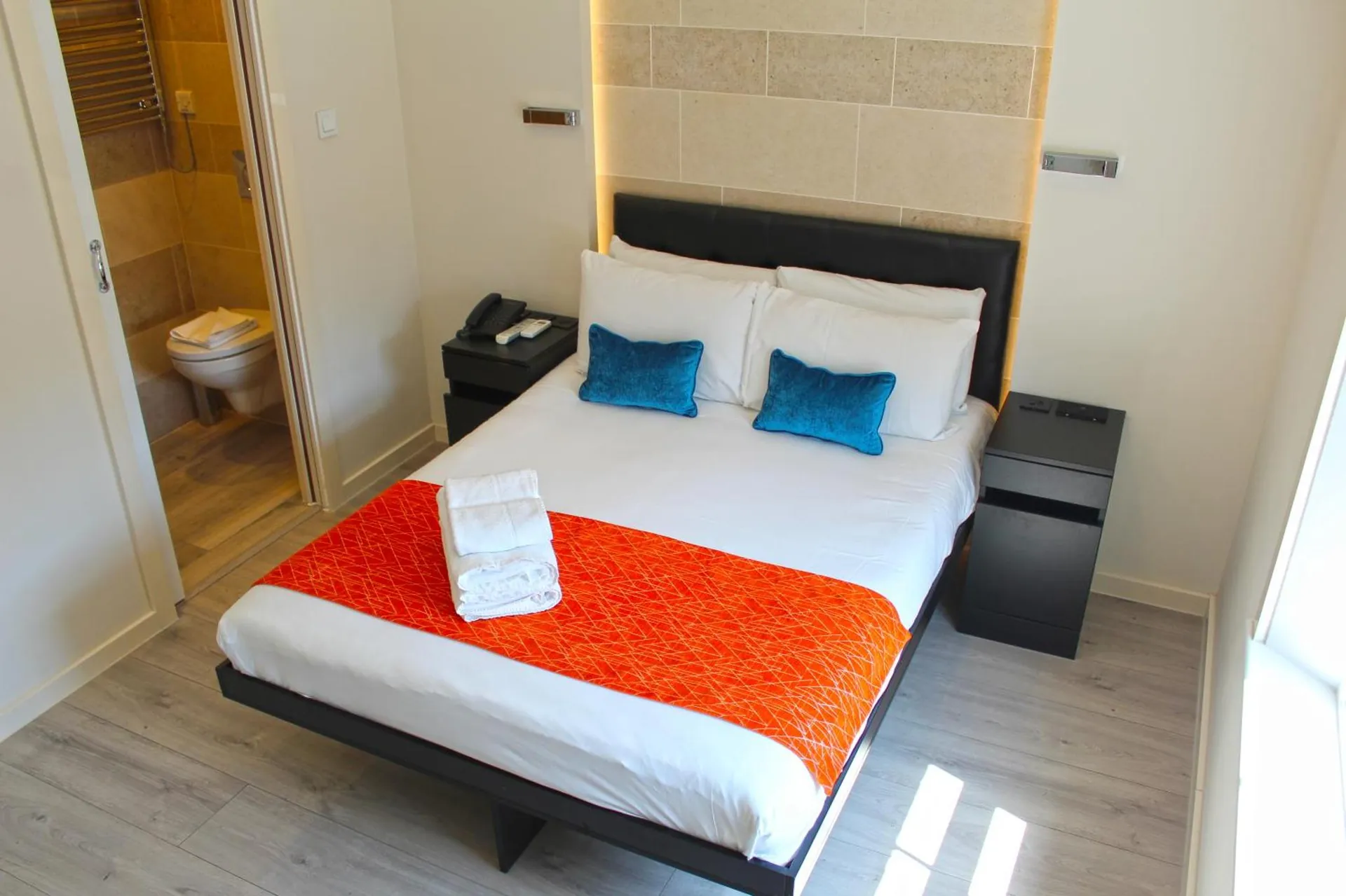 25 Paddington Hotel