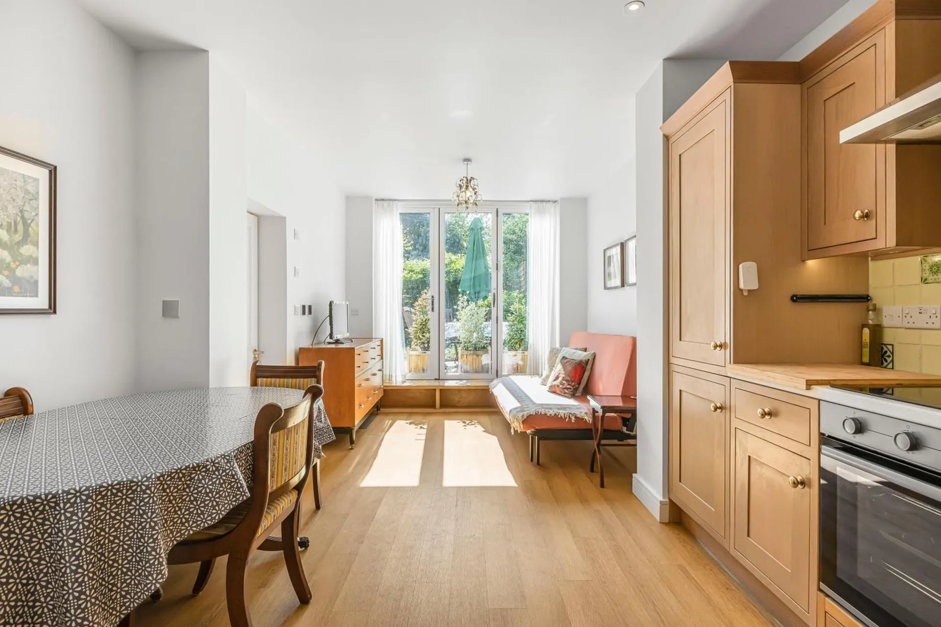 Large, quiet flat in Islington