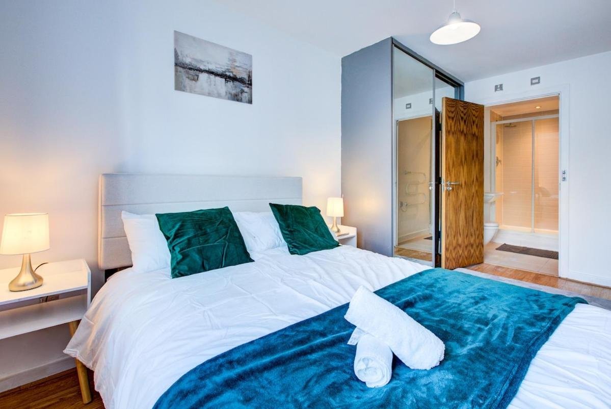 Luxury apartment in Stratford photo 1