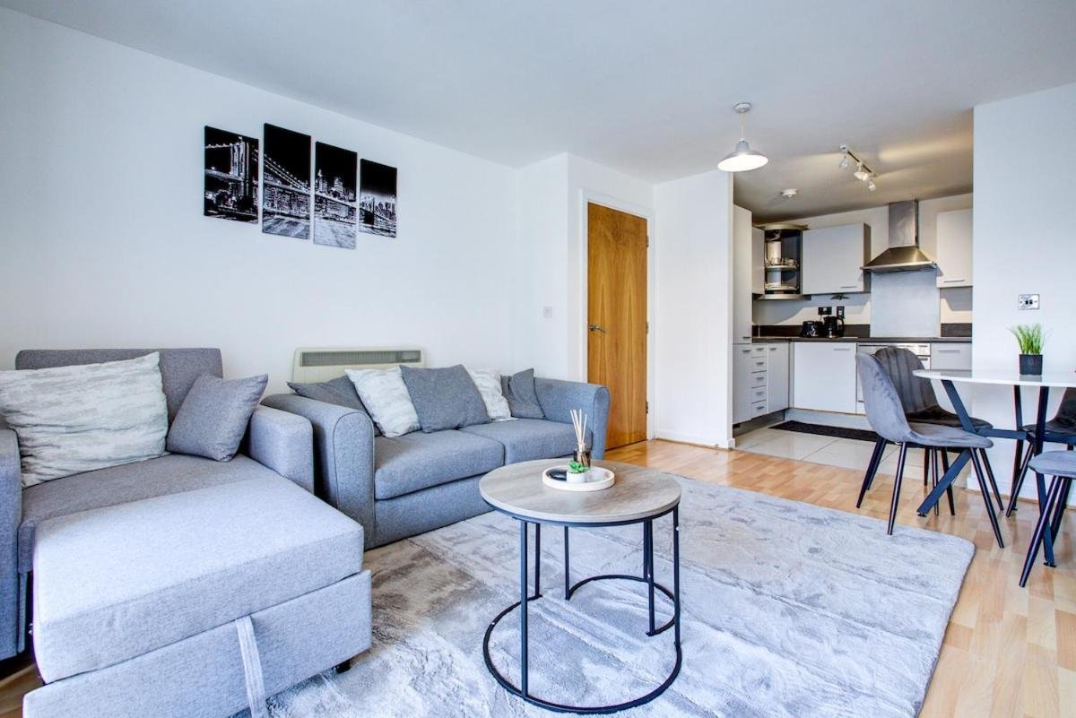 Luxury apartment in Stratford photo 3