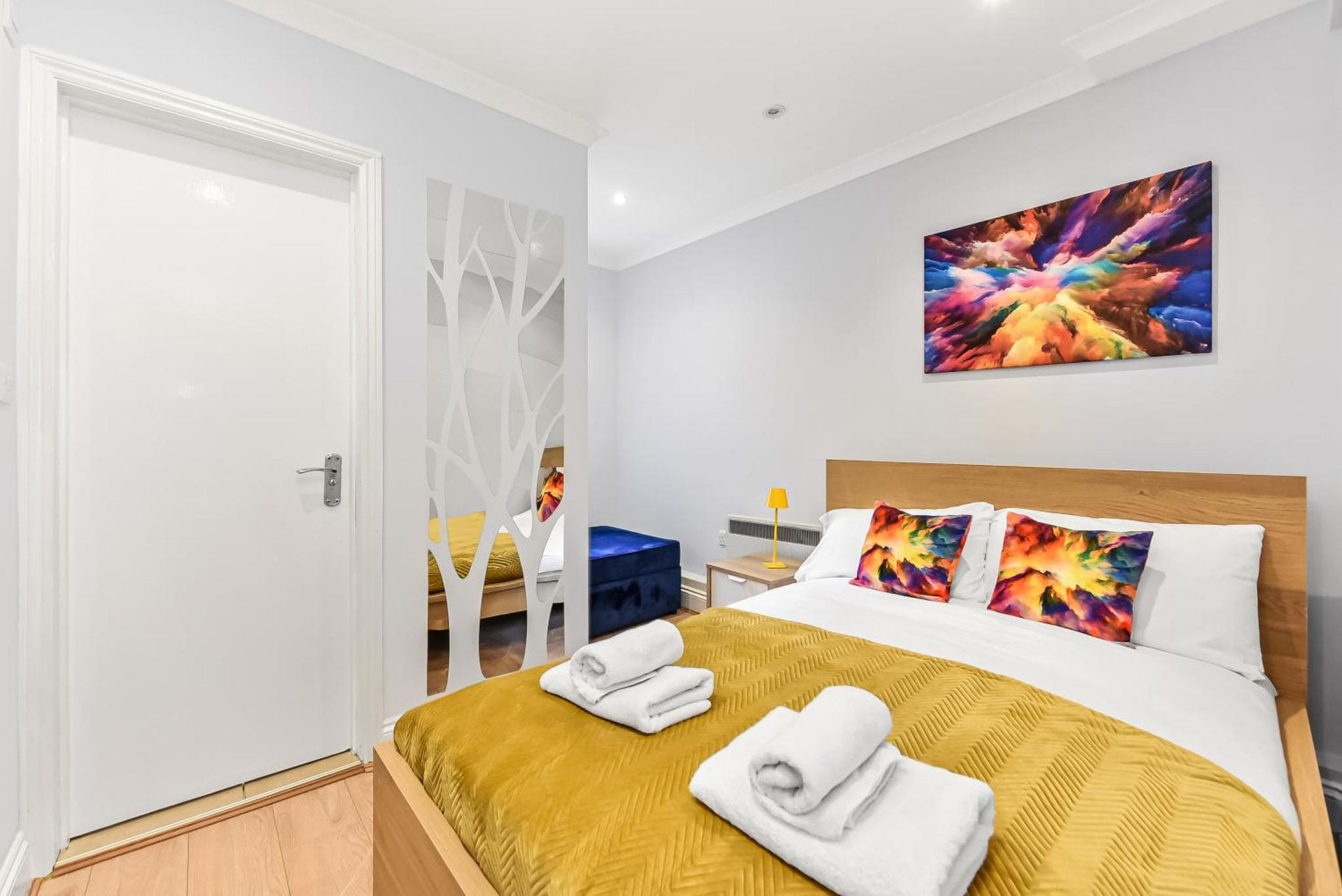 Beautiful Flat On Oxford Street photo 1