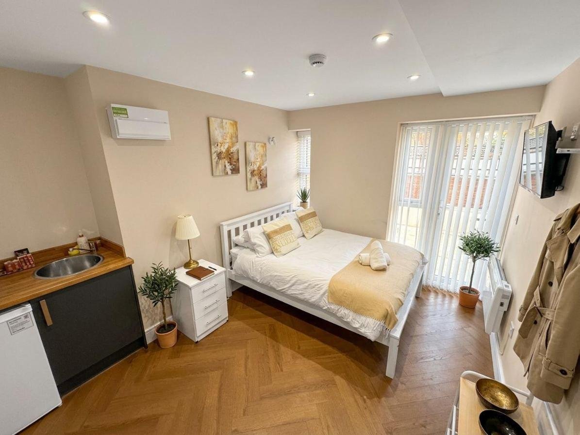 30B The Lux Studios Near Arsenal and Central London — Greater London, London