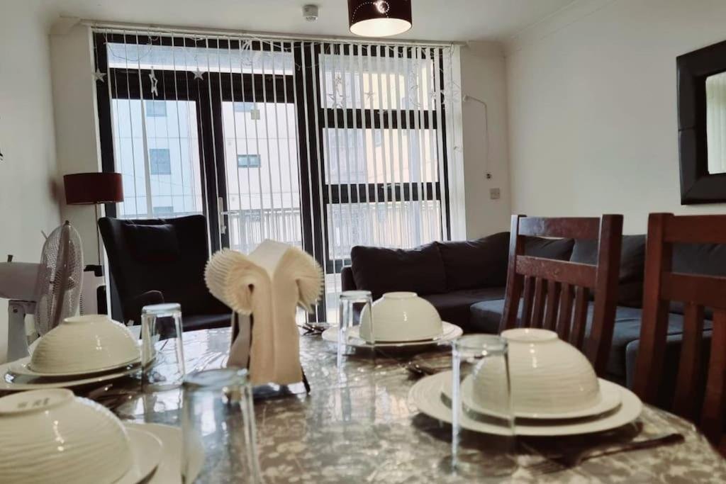 Entire Home in East London E3 near Bromley By Bow Station photo 4