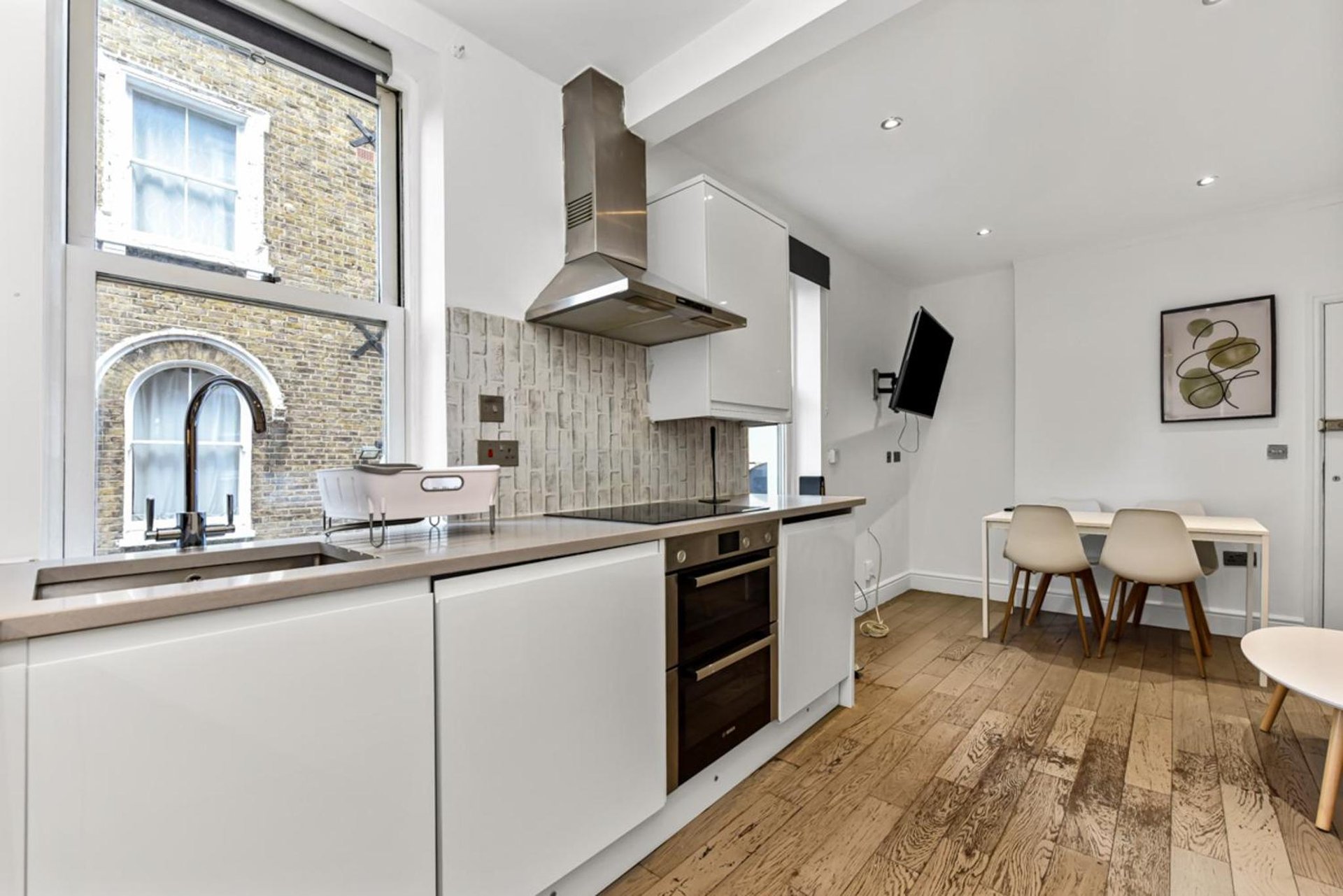 Central, modern 1 Bed in Kennington, Sleeps 4 photo 3