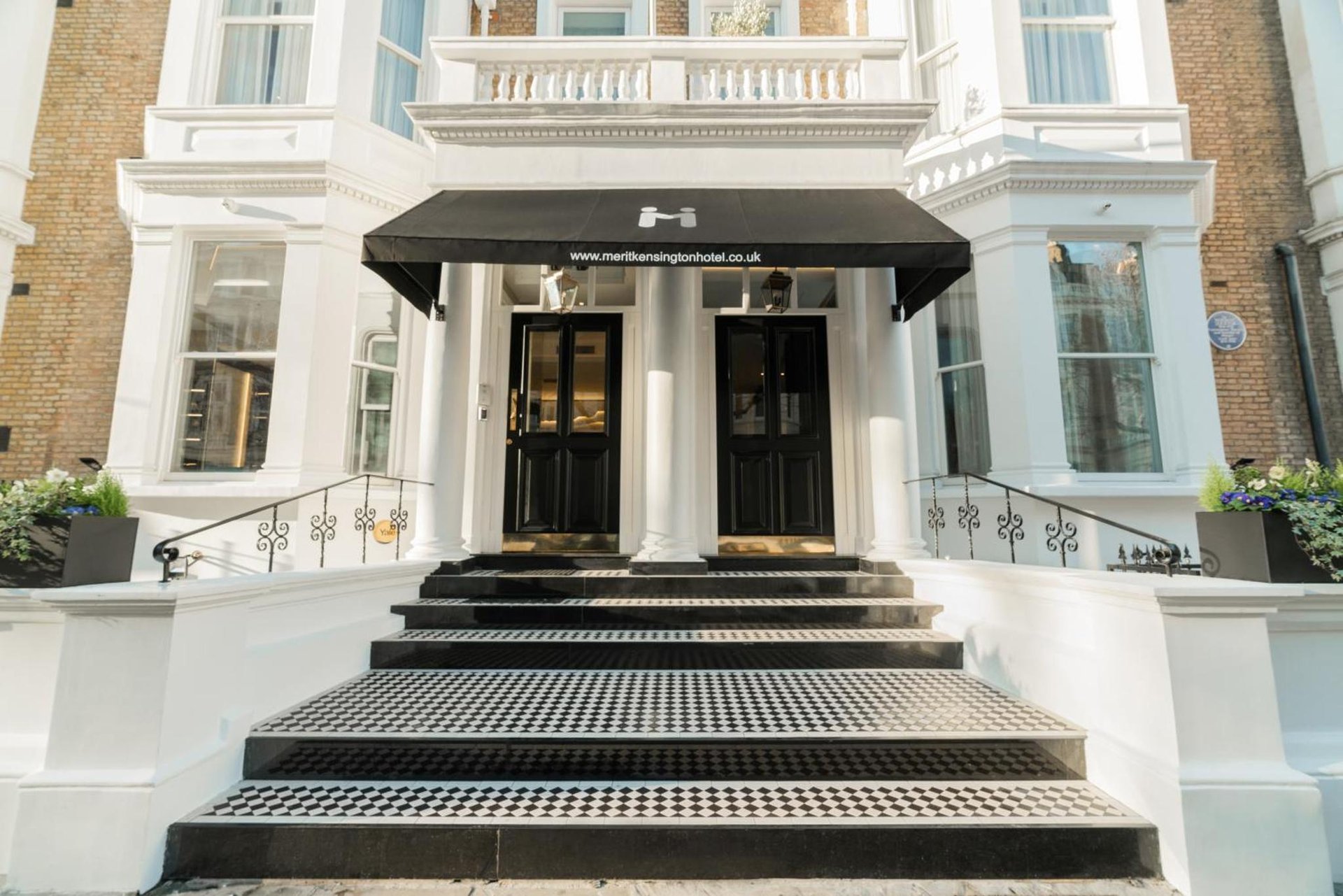 Merit Kensington Hotel photo 1