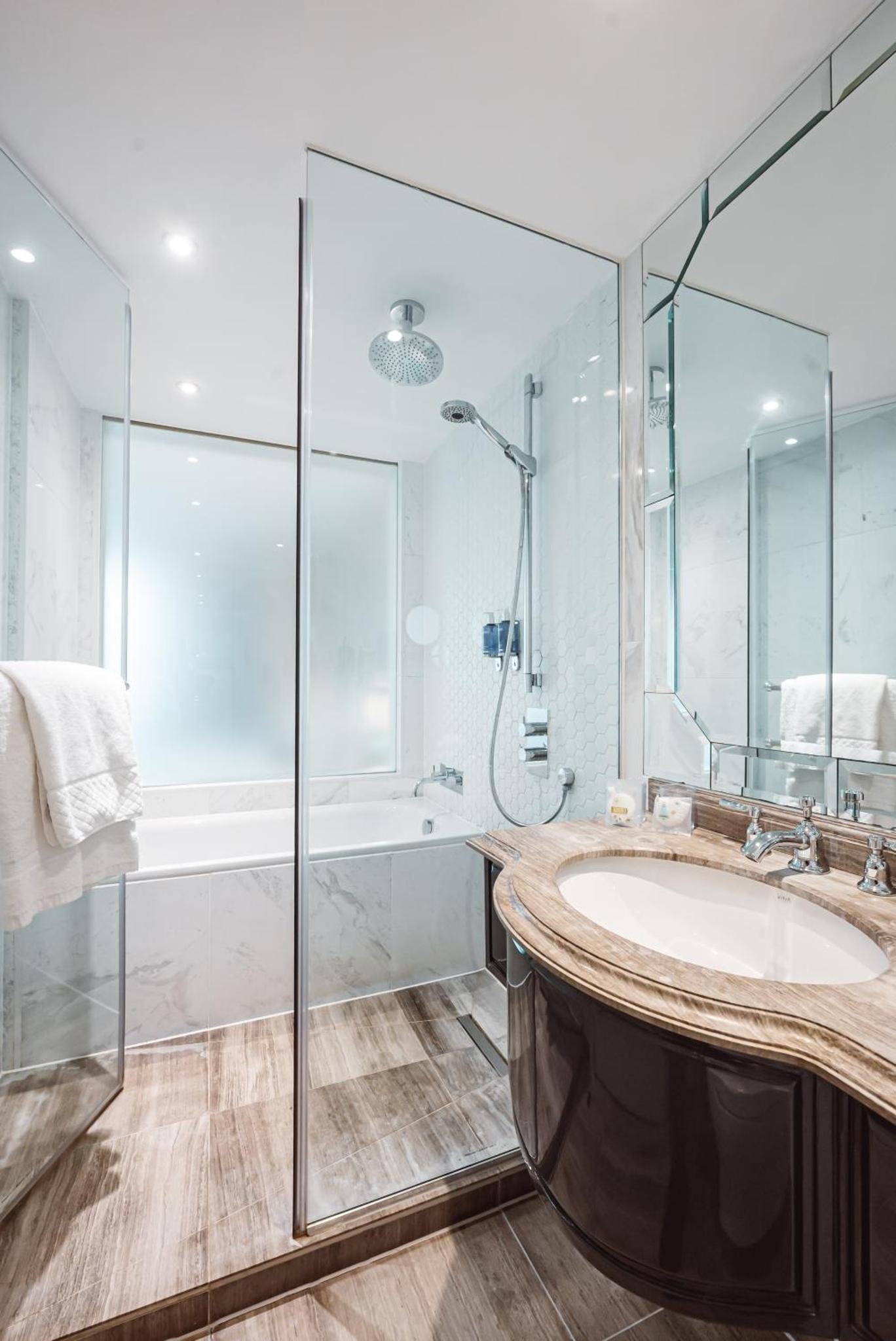 Dorsett Shepherds Bush London photo 2