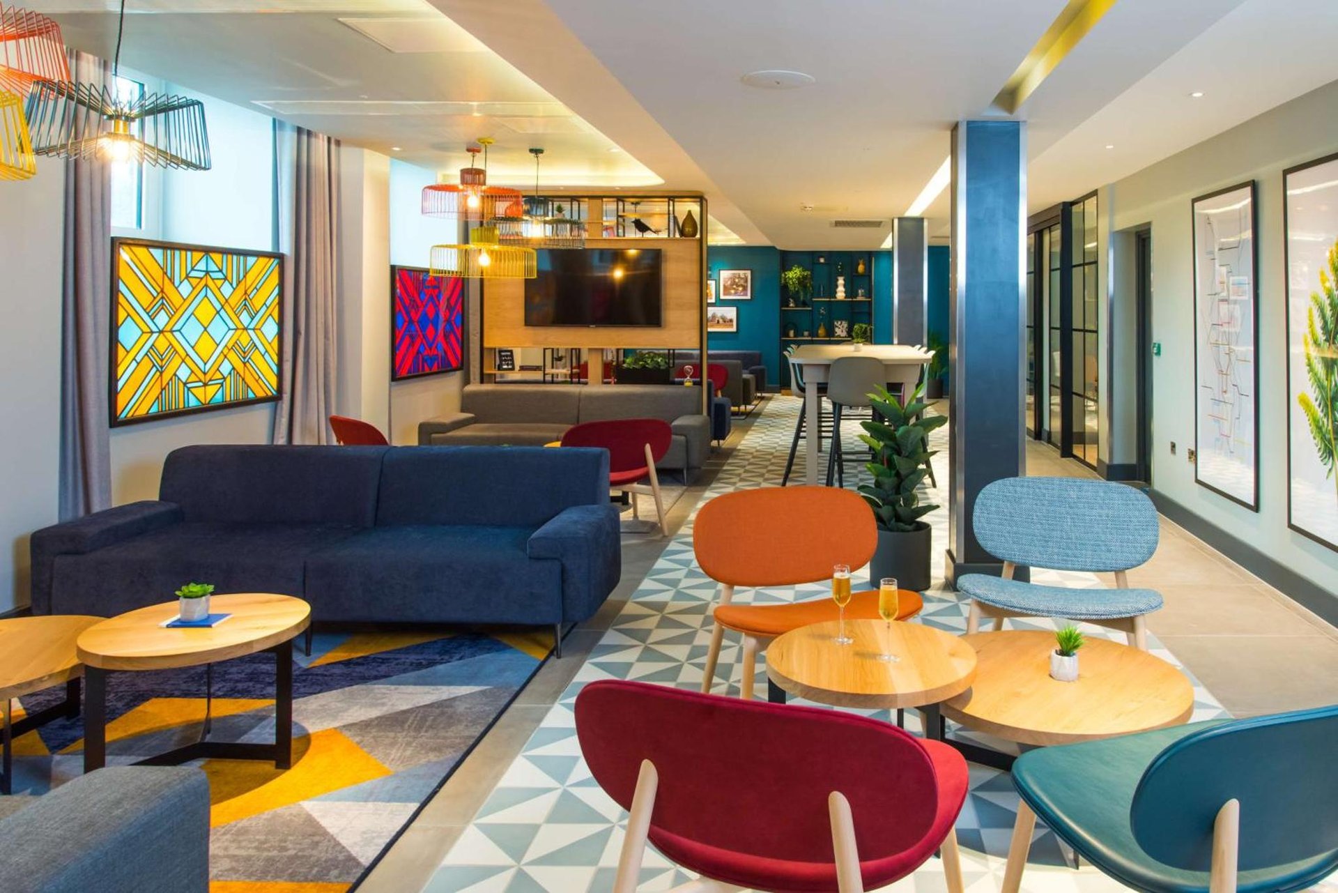 Hampton by Hilton London Park Royal photo 4