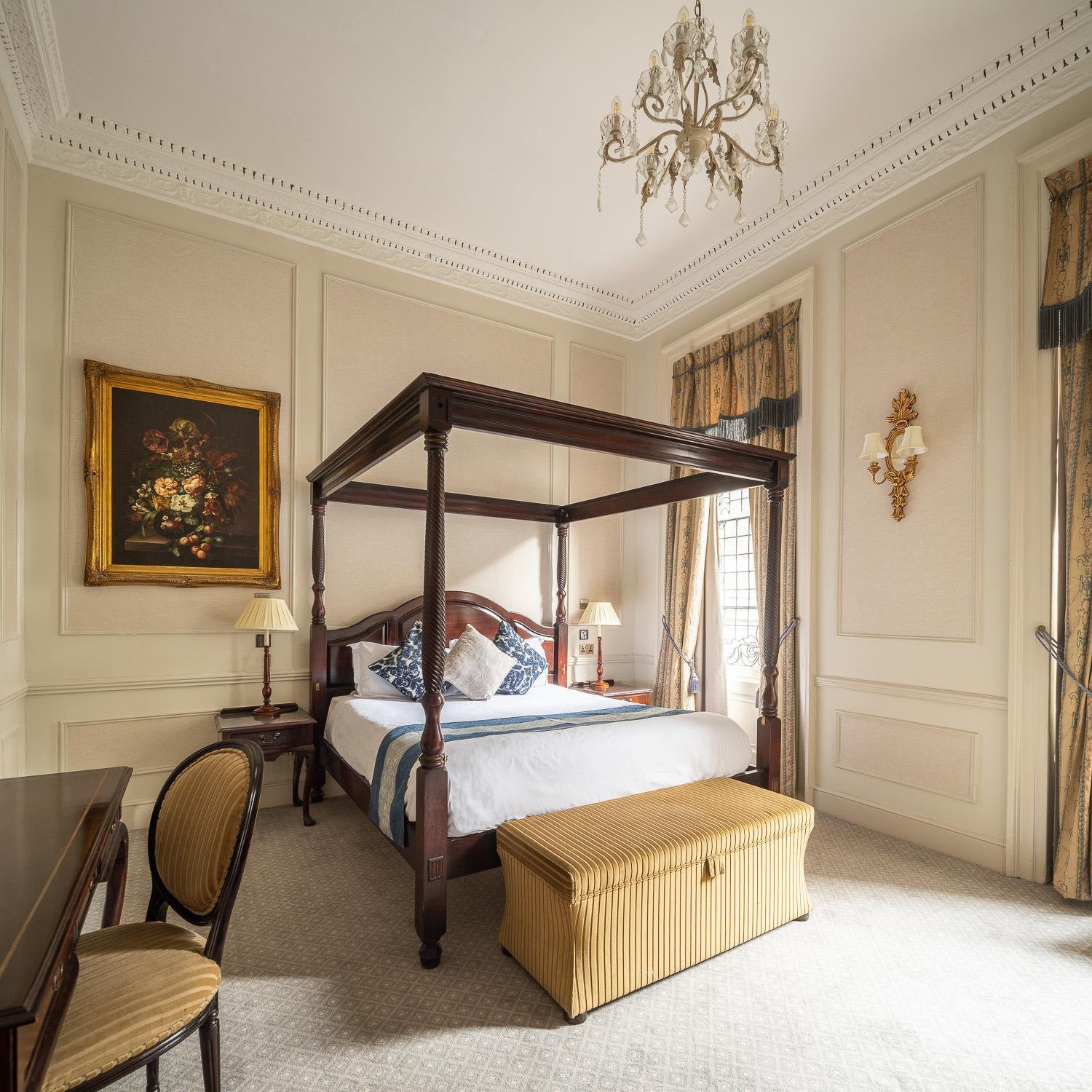 The Leonard Hotel
