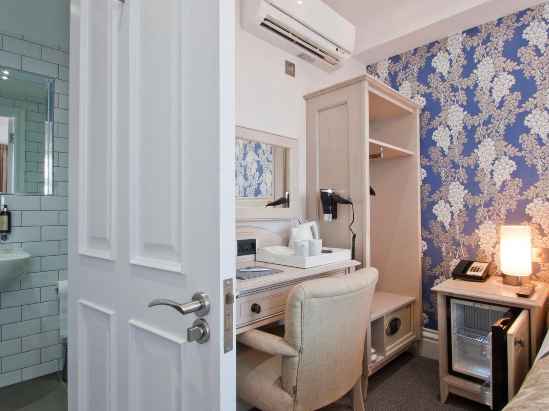 W12 Rooms photo 2