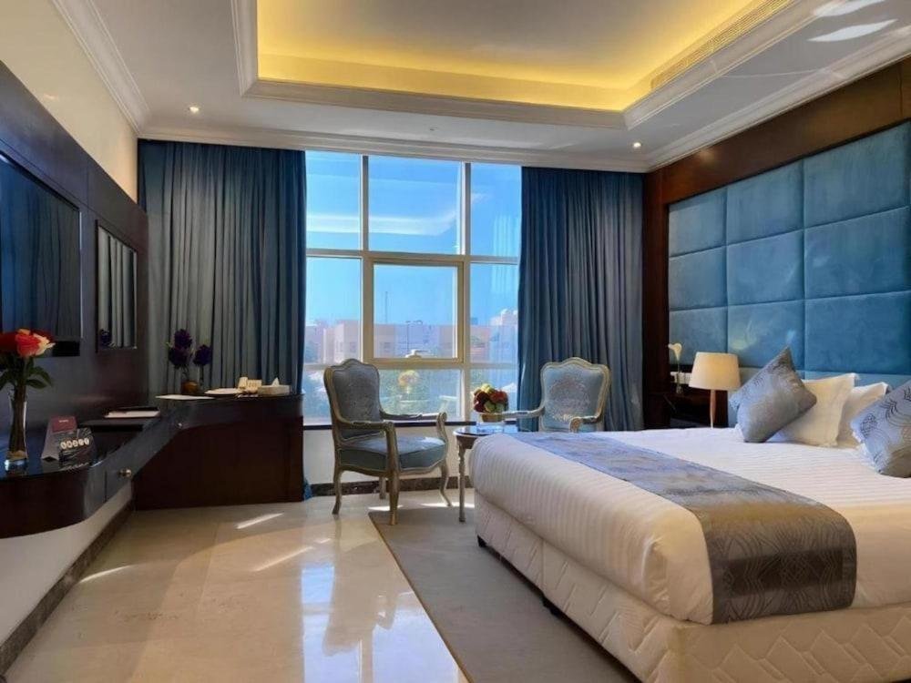 Photo of Deluxe King Room #2